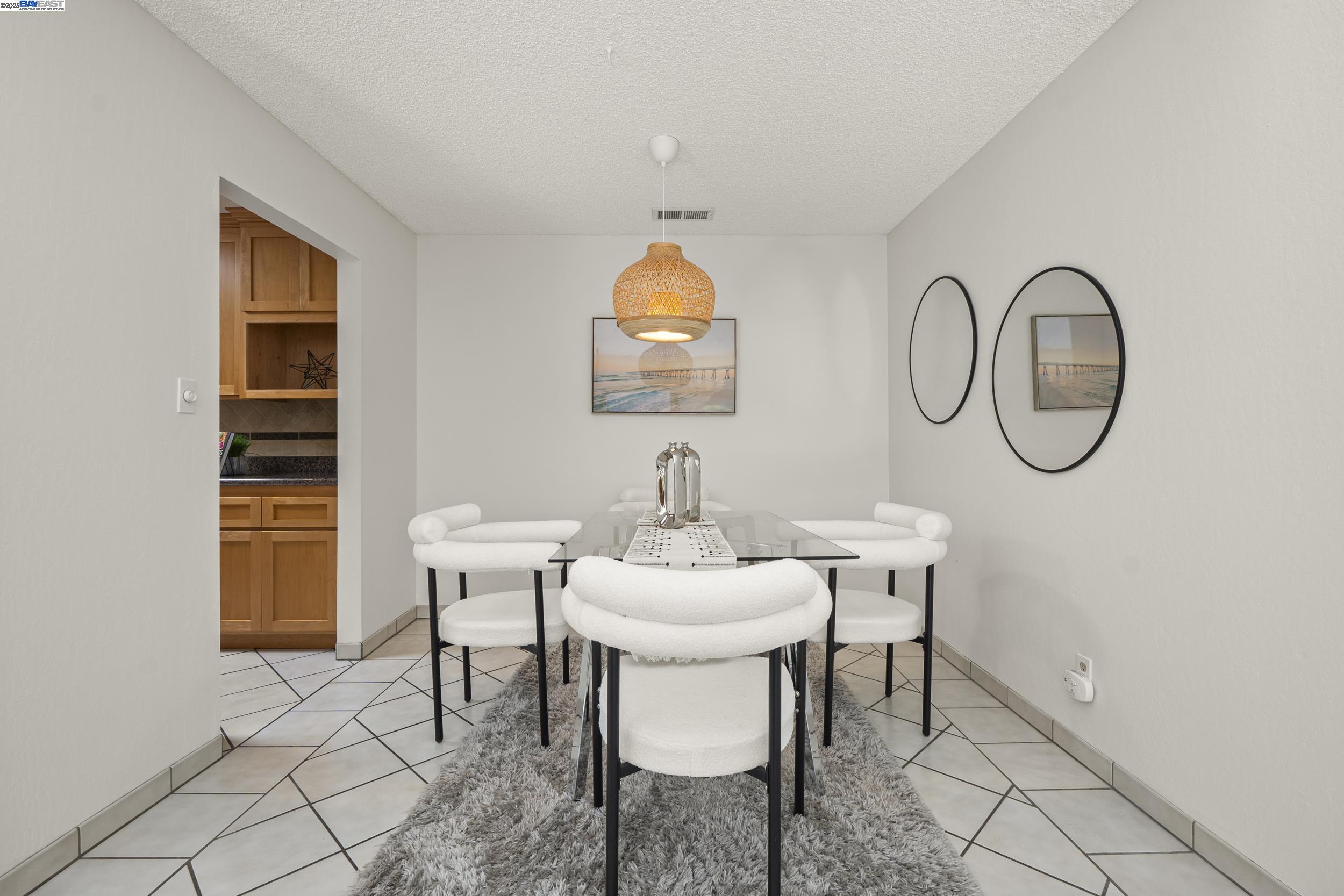 Detail Gallery Image 13 of 33 For 3527 Magnolia Dr, Alameda,  CA 94502 - 3 Beds | 2 Baths