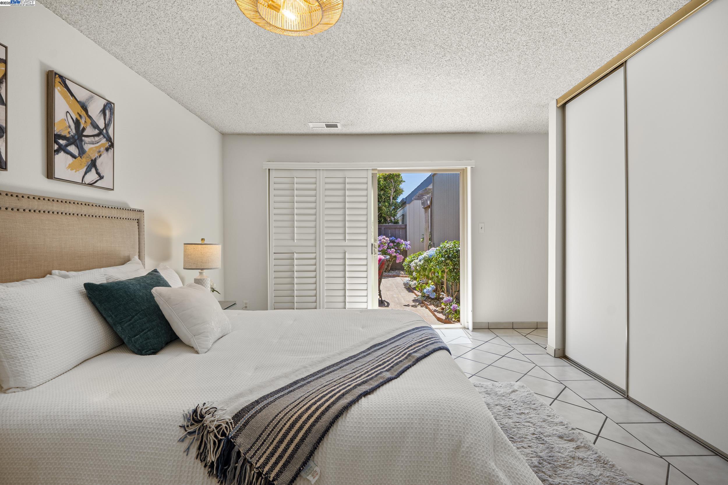 Detail Gallery Image 20 of 33 For 3527 Magnolia Dr, Alameda,  CA 94502 - 3 Beds | 2 Baths