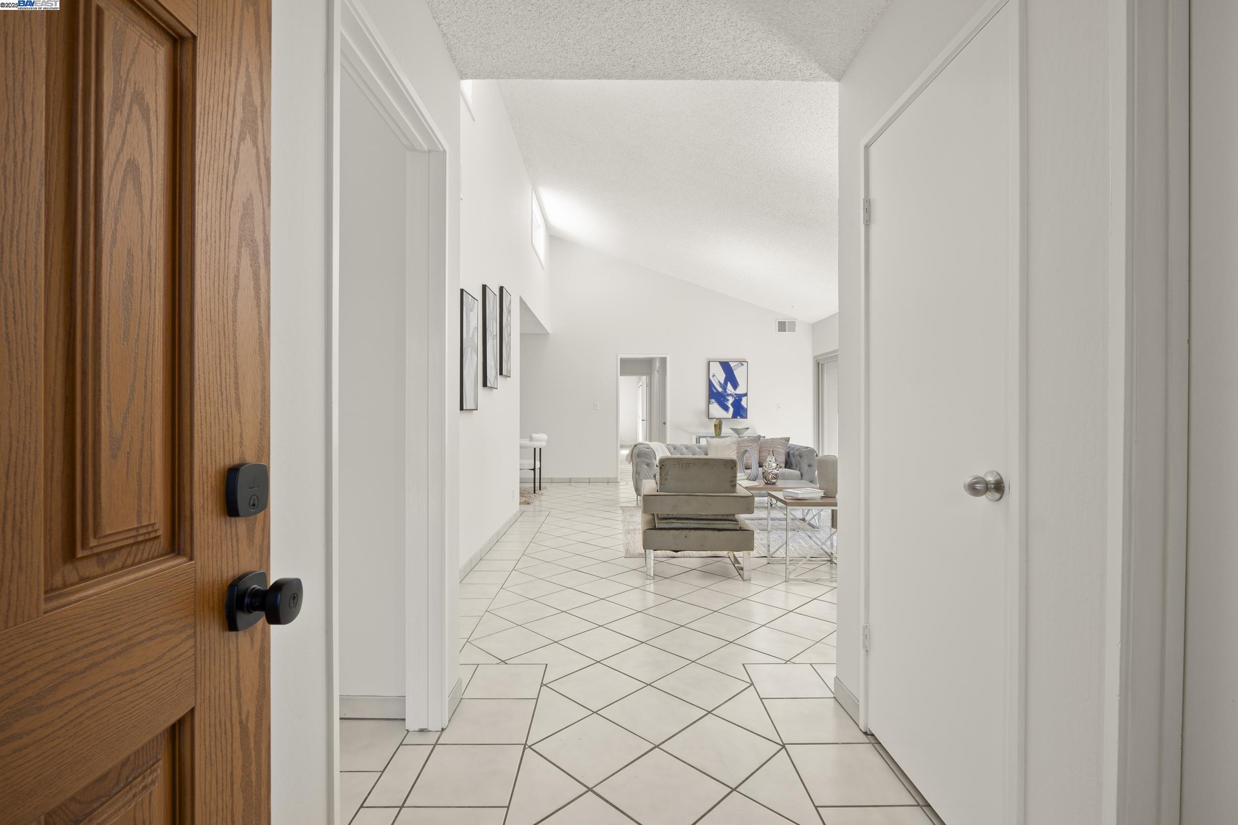 Photo #5: 41103844 Listing 