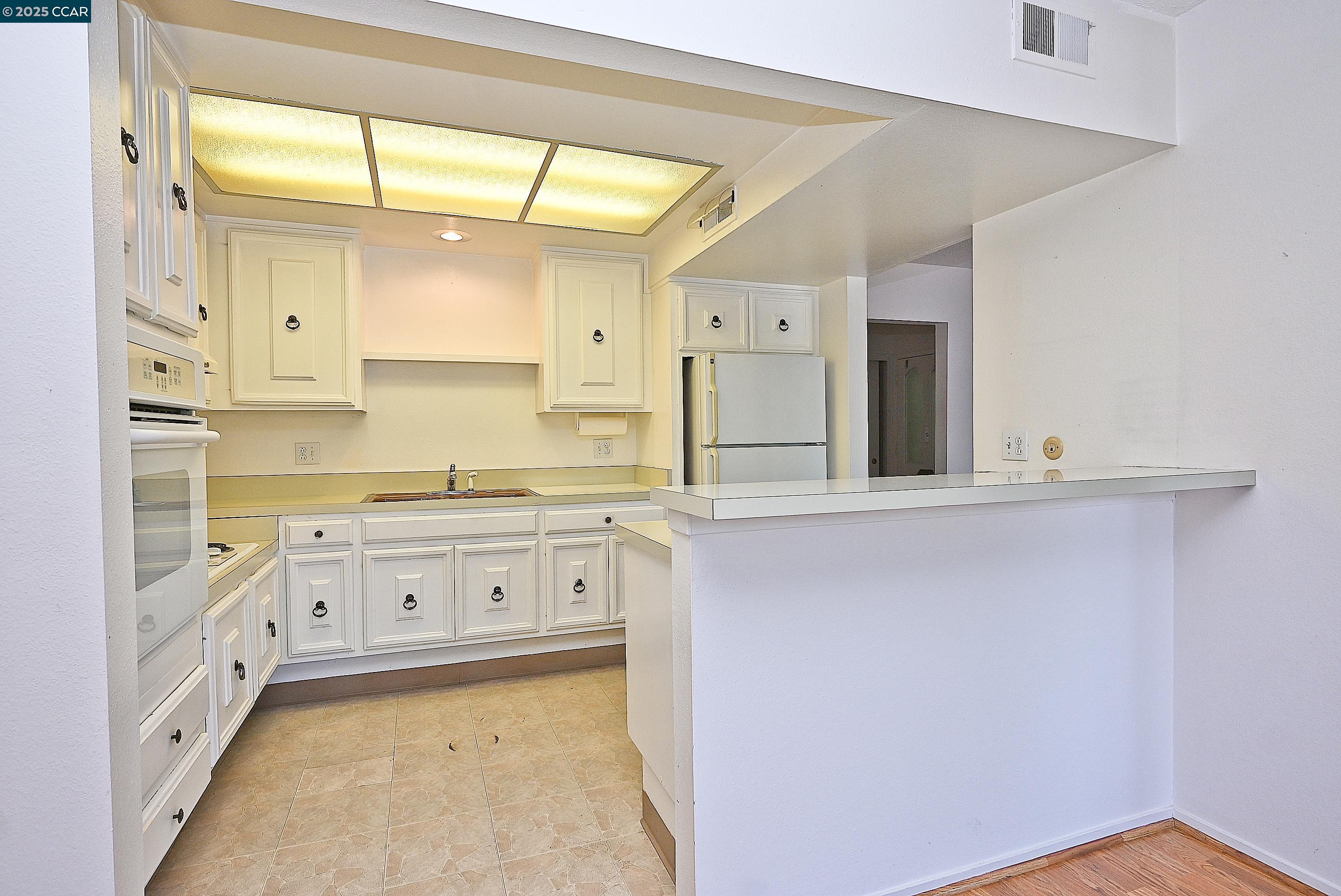 Photo #9: 41103845 Listing: Photo #9