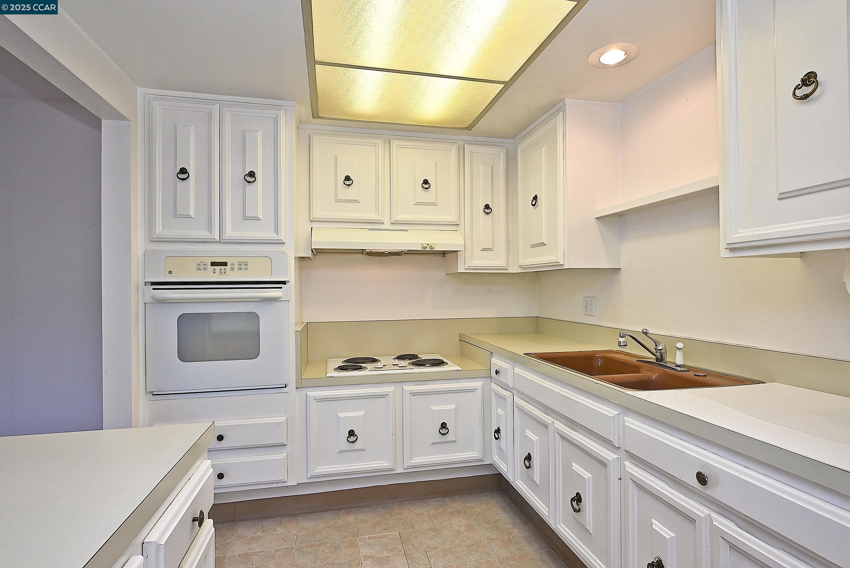 Photo #11: 41103845 Listing: Photo #11