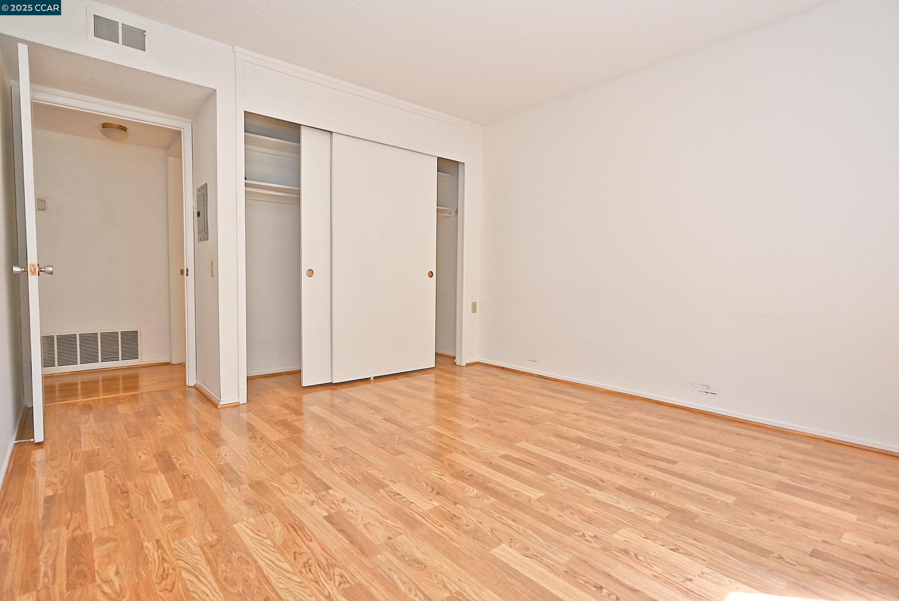 Photo #17: 41103845 Listing: Photo #17