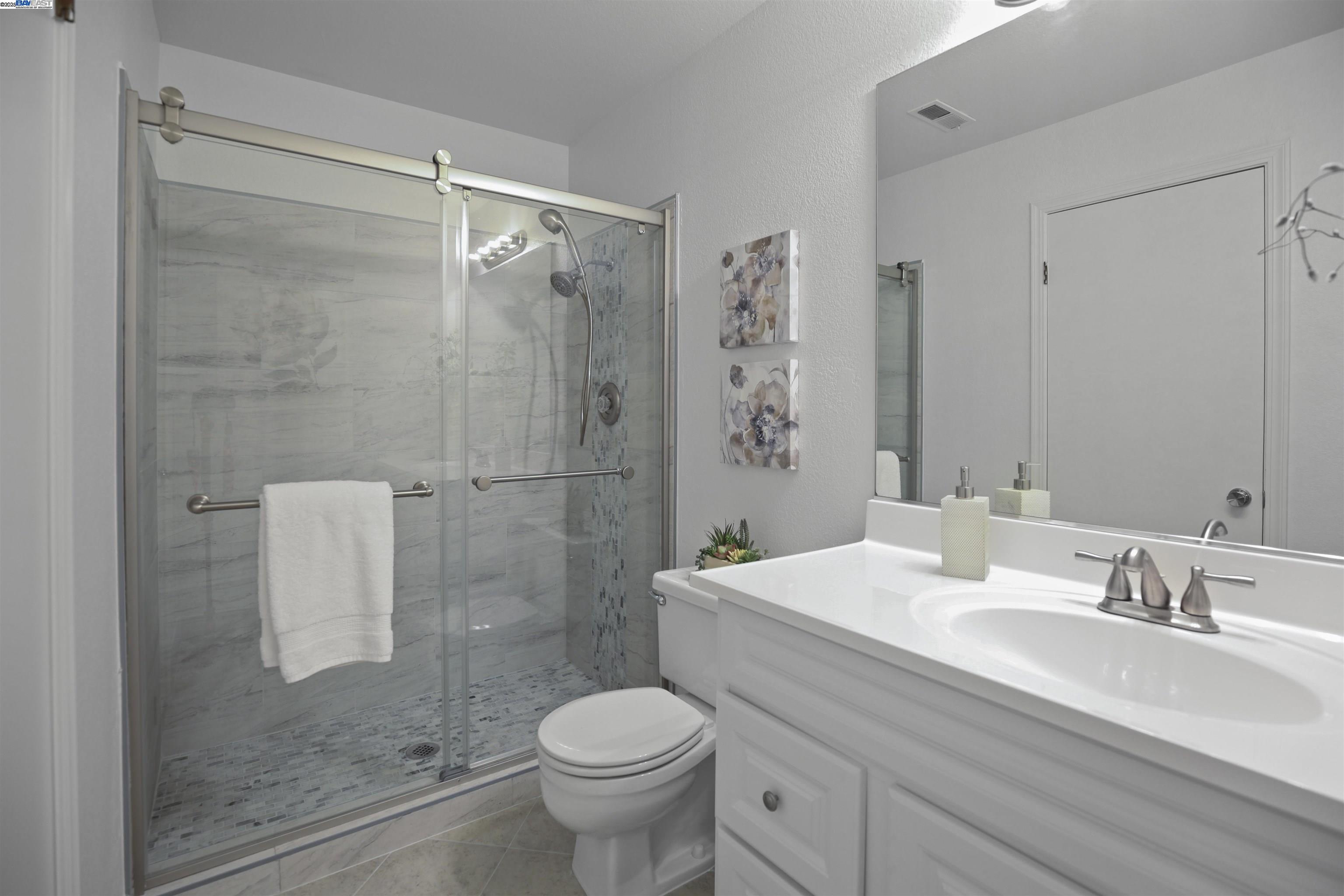 Photo #6: 41103846 Listing 