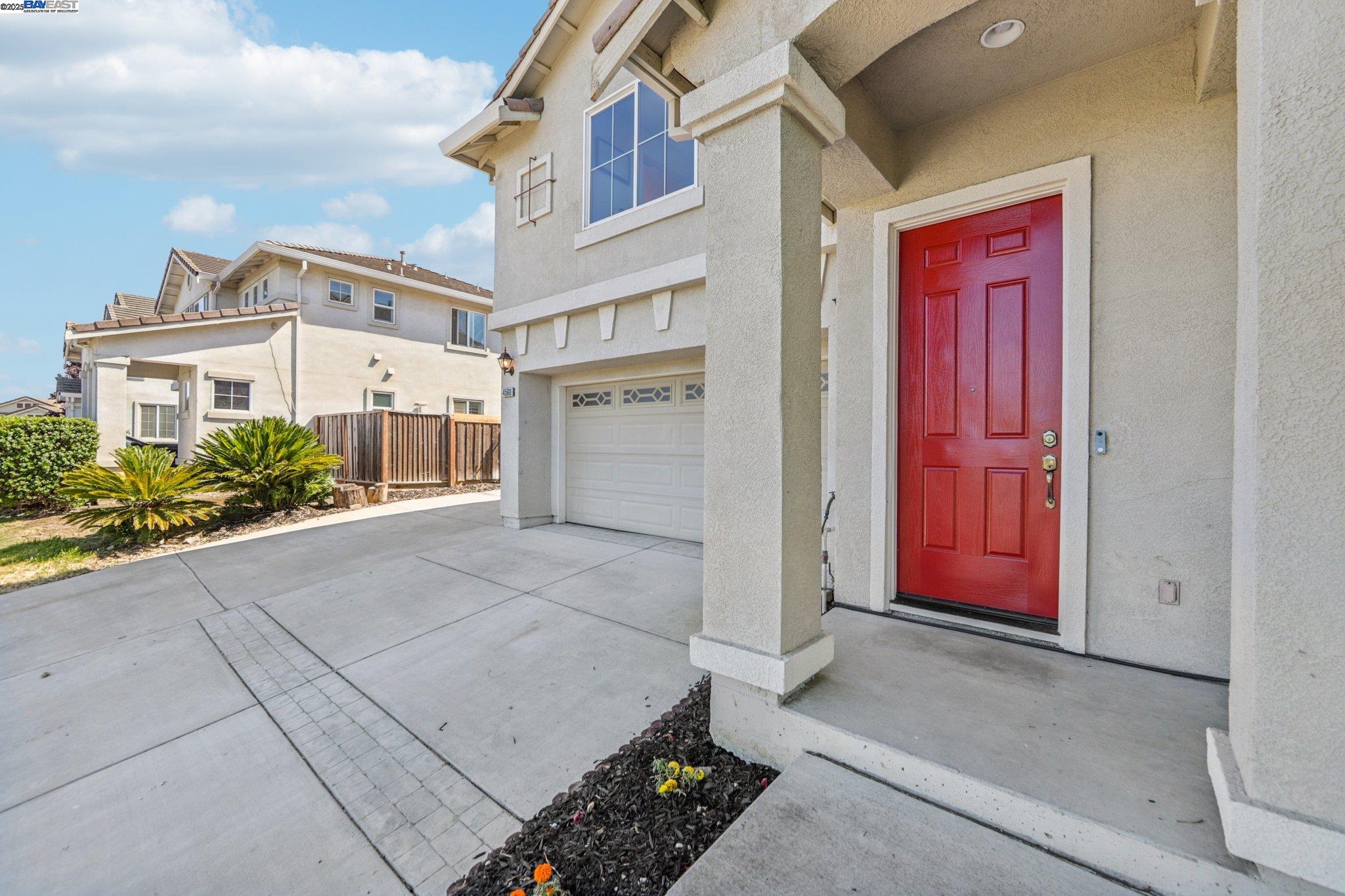 Detail Gallery Image 2 of 40 For 4560 Actriz Pl, Martinez,  CA 94553 - 4 Beds | 2/1 Baths