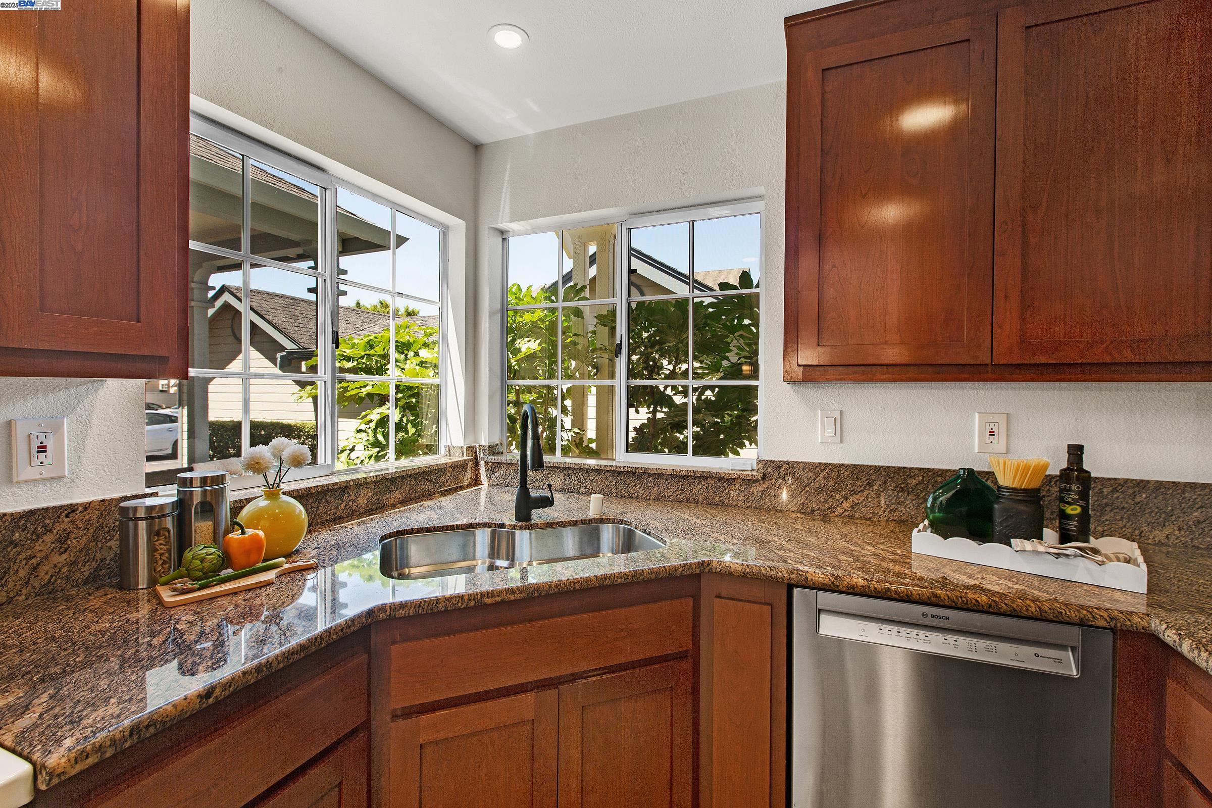 Detail Gallery Image 17 of 60 For 6477 Potrero Dr, Newark,  CA 94560 - 3 Beds | 2/1 Baths