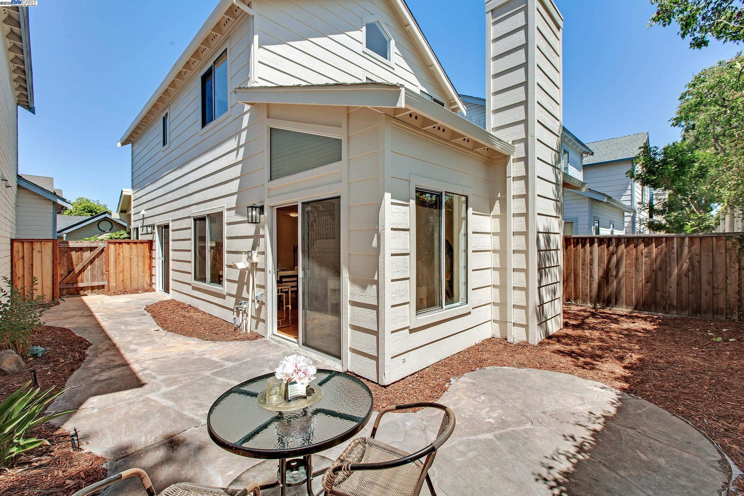 Detail Gallery Image 18 of 60 For 6477 Potrero Dr, Newark,  CA 94560 - 3 Beds | 2/1 Baths