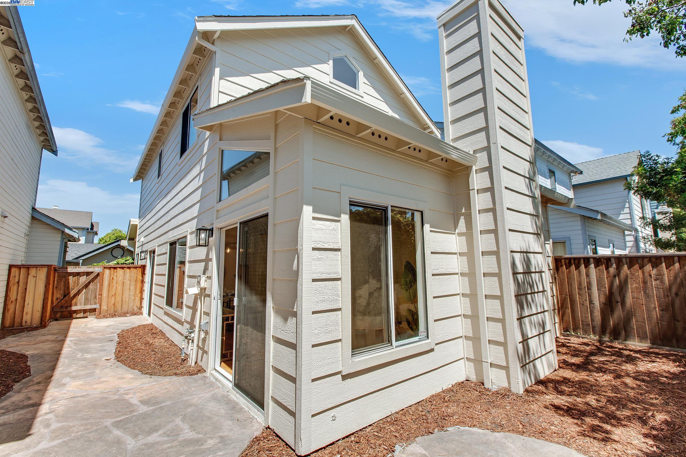 Detail Gallery Image 19 of 60 For 6477 Potrero Dr, Newark,  CA 94560 - 3 Beds | 2/1 Baths