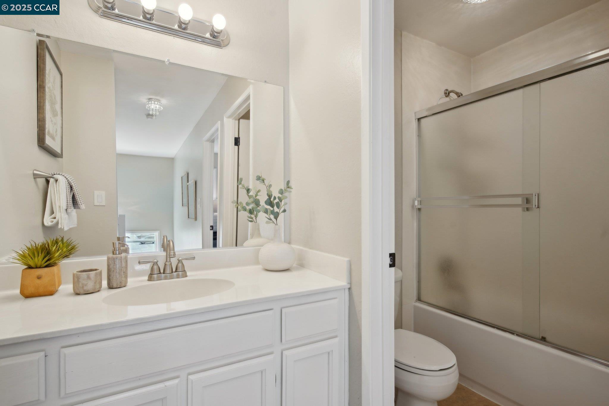 Photo #14: 41103849 Listing: Photo #14