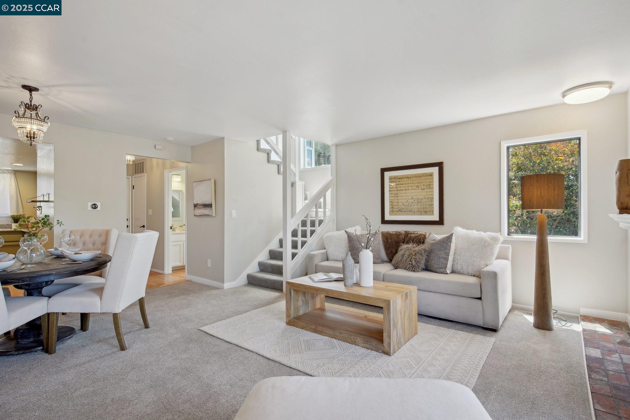Photo #5: 41103849 Listing 