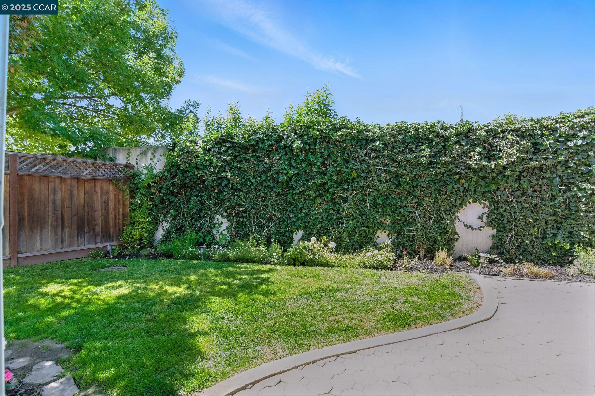 Detail Gallery Image 21 of 25 For 297 Del Valle, Pleasanton,  CA 94566 - 3 Beds | 2/1 Baths