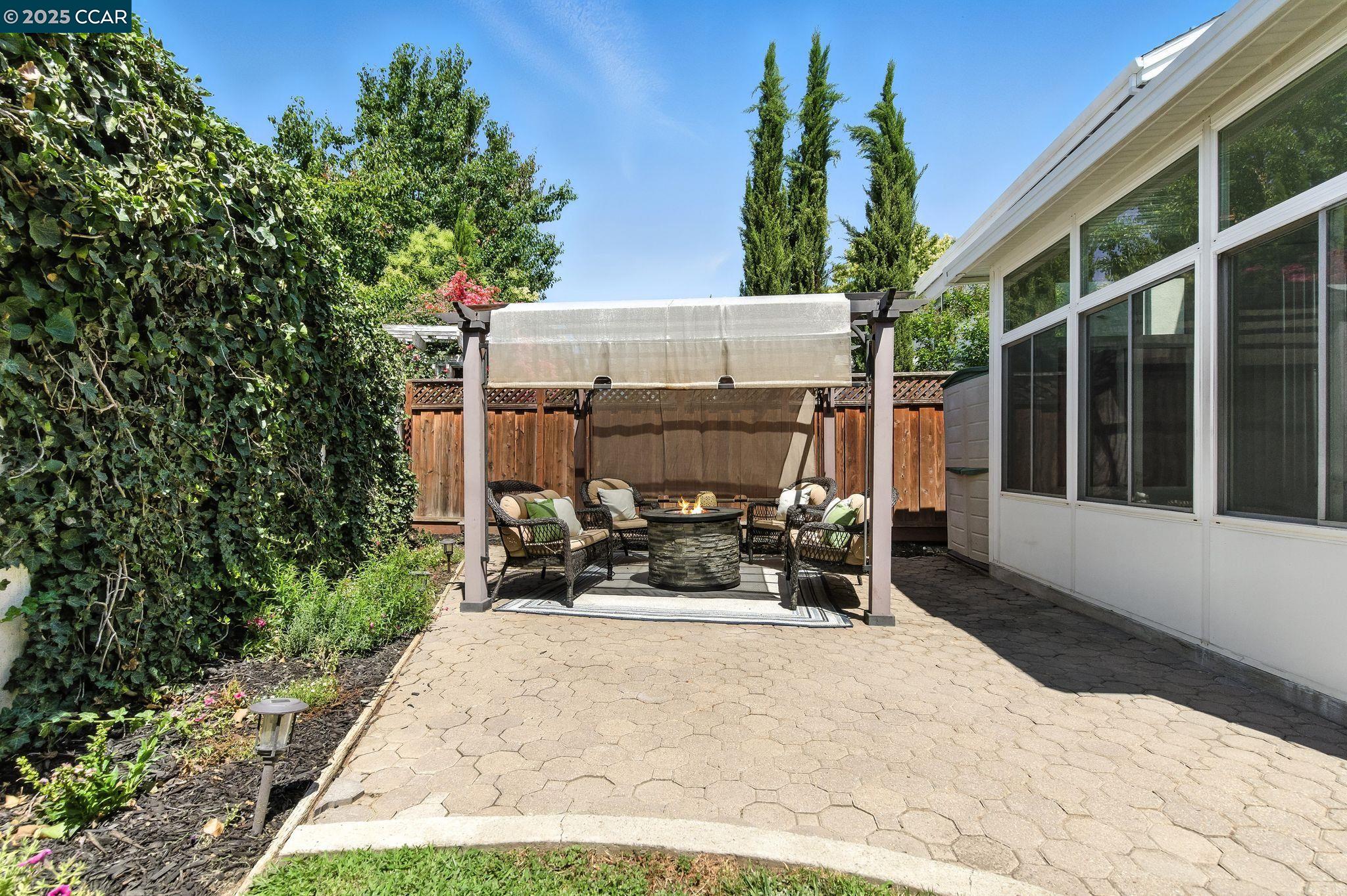 Detail Gallery Image 23 of 25 For 297 Del Valle, Pleasanton,  CA 94566 - 3 Beds | 2/1 Baths