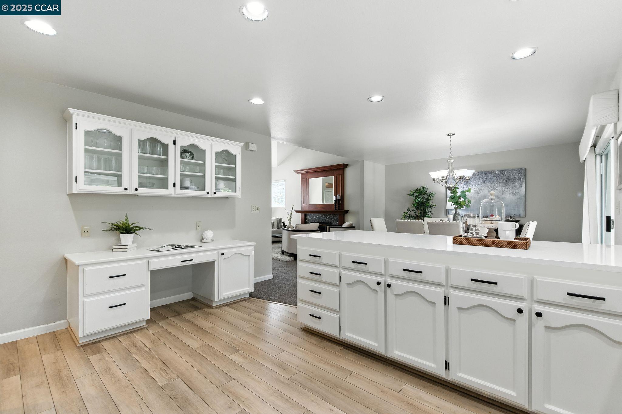 Detail Gallery Image 4 of 25 For 297 Del Valle, Pleasanton,  CA 94566 - 3 Beds | 2/1 Baths