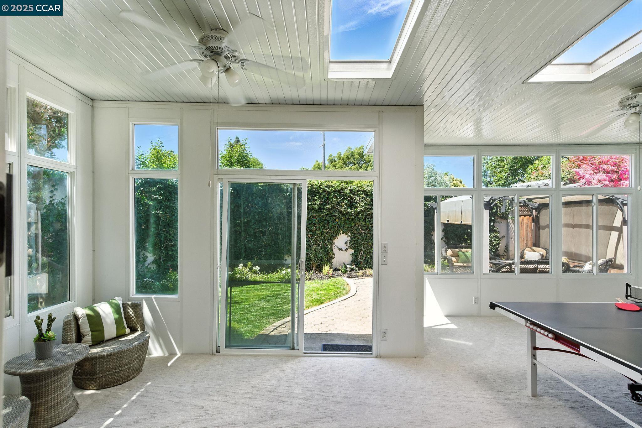 Detail Gallery Image 8 of 25 For 297 Del Valle, Pleasanton,  CA 94566 - 3 Beds | 2/1 Baths