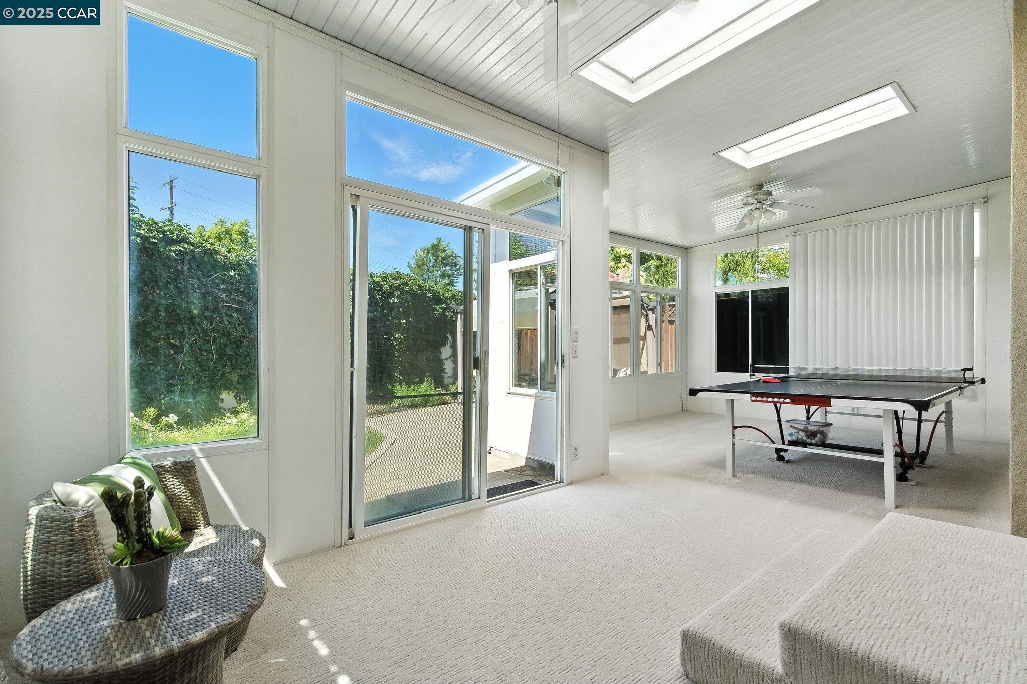 Detail Gallery Image 9 of 25 For 297 Del Valle, Pleasanton,  CA 94566 - 3 Beds | 2/1 Baths