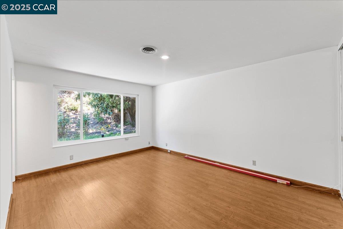 Detail Gallery Image 21 of 47 For 1566 Mann Dr, Pinole,  CA 94564 - 3 Beds | 2 Baths