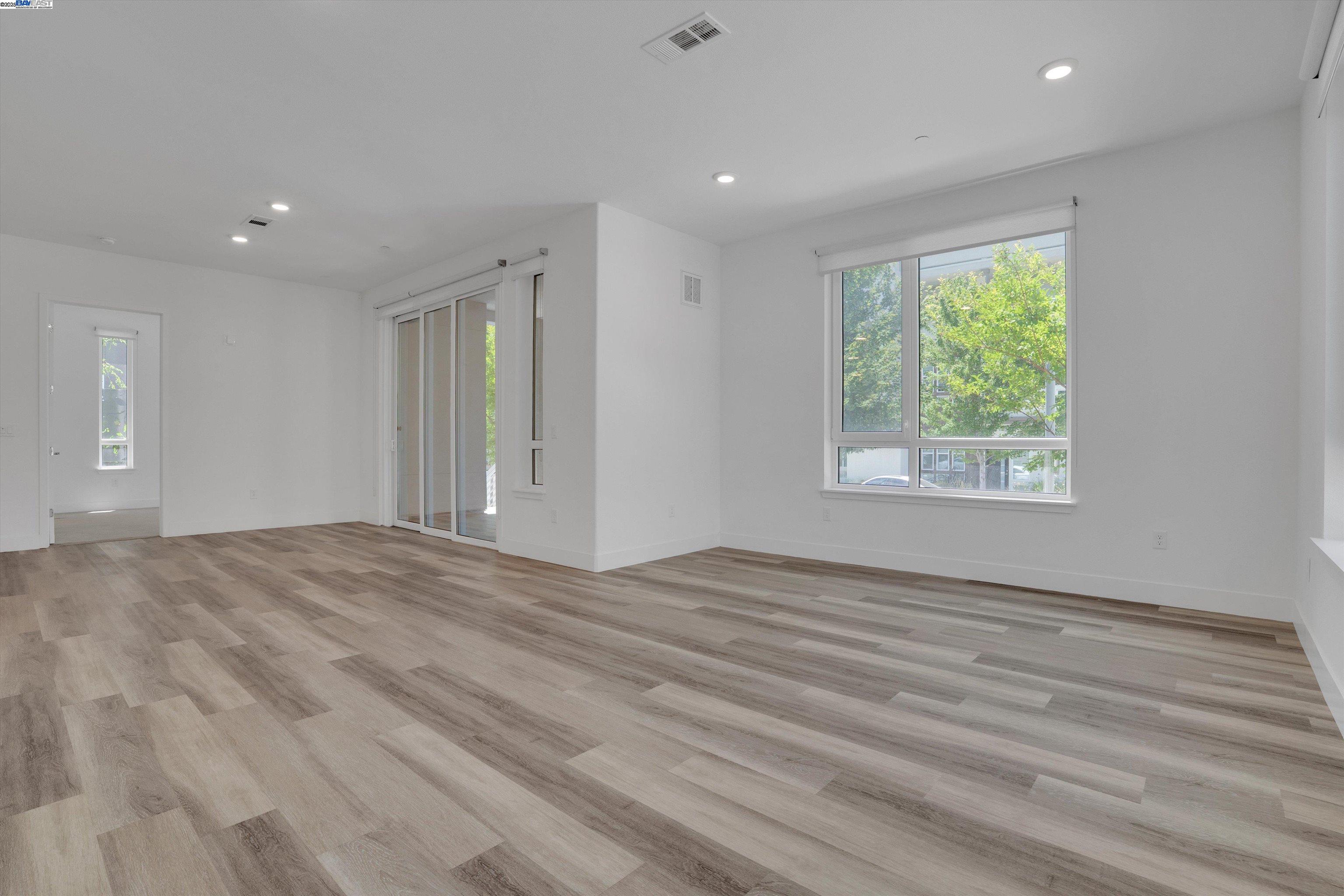 Photo #2: 41103853 Listing 