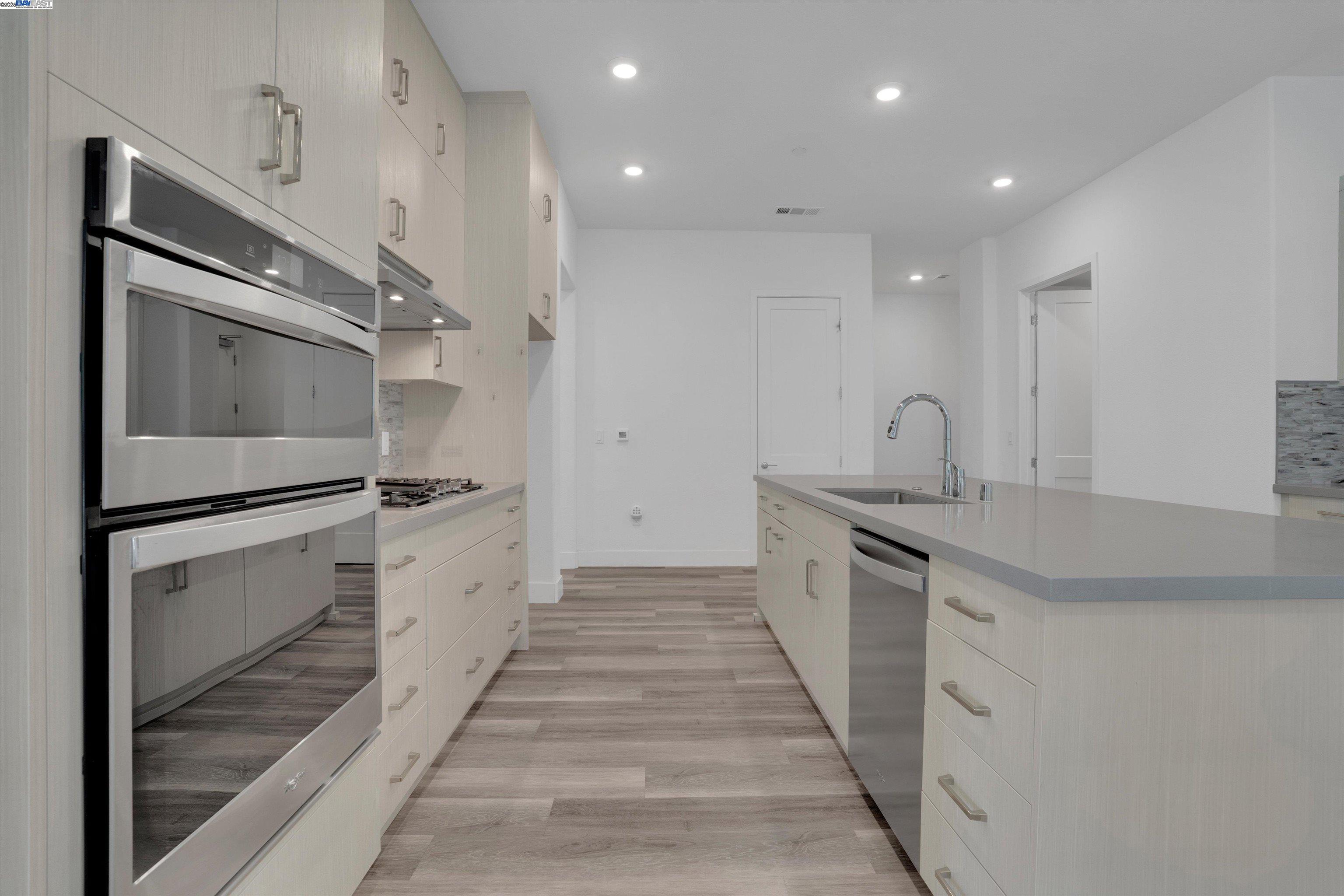 Photo #13: 41103853 Listing: Photo #13