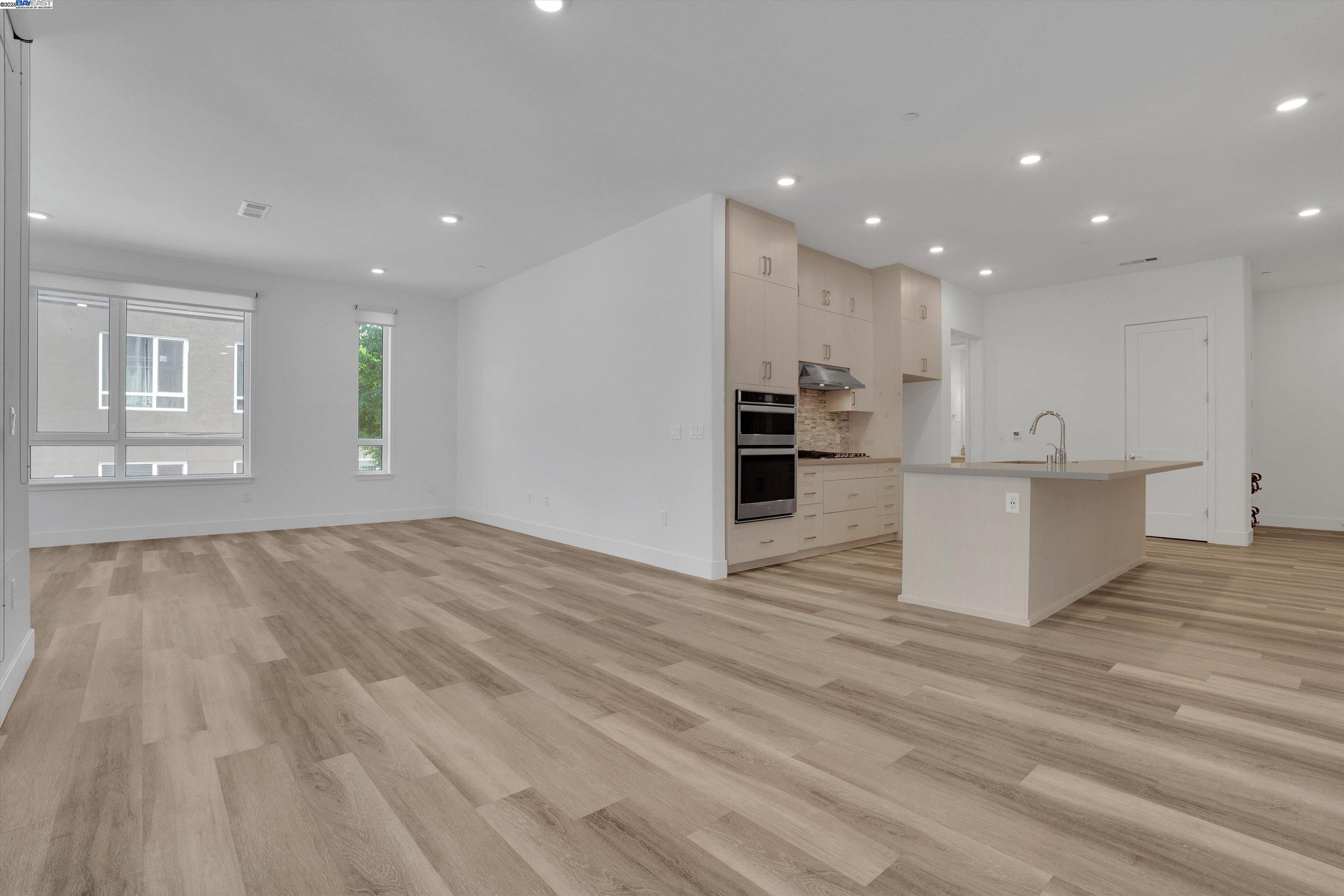 Photo #8: 41103853 Listing: Photo #8