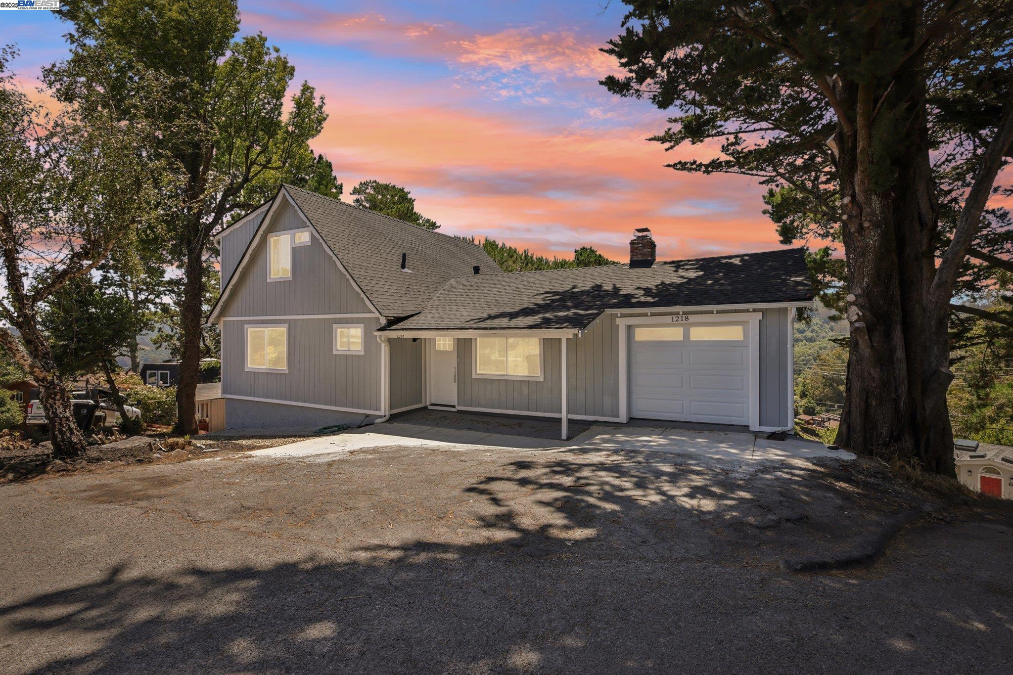 Detail Gallery Image 1 of 48 For 1218 Lattie Ln, Mill Valley,  CA 94941 - 4 Beds | 2 Baths