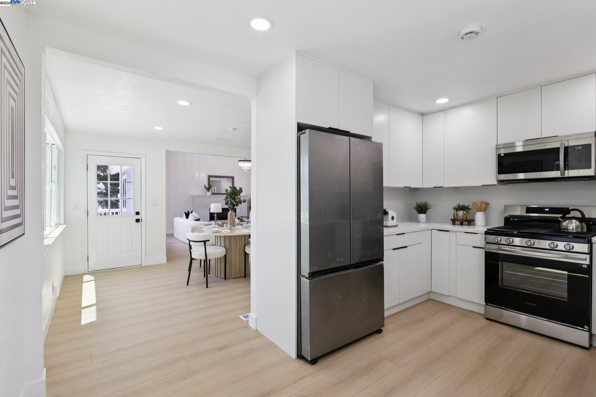 Detail Gallery Image 11 of 48 For 1218 Lattie Ln, Mill Valley,  CA 94941 - 4 Beds | 2 Baths