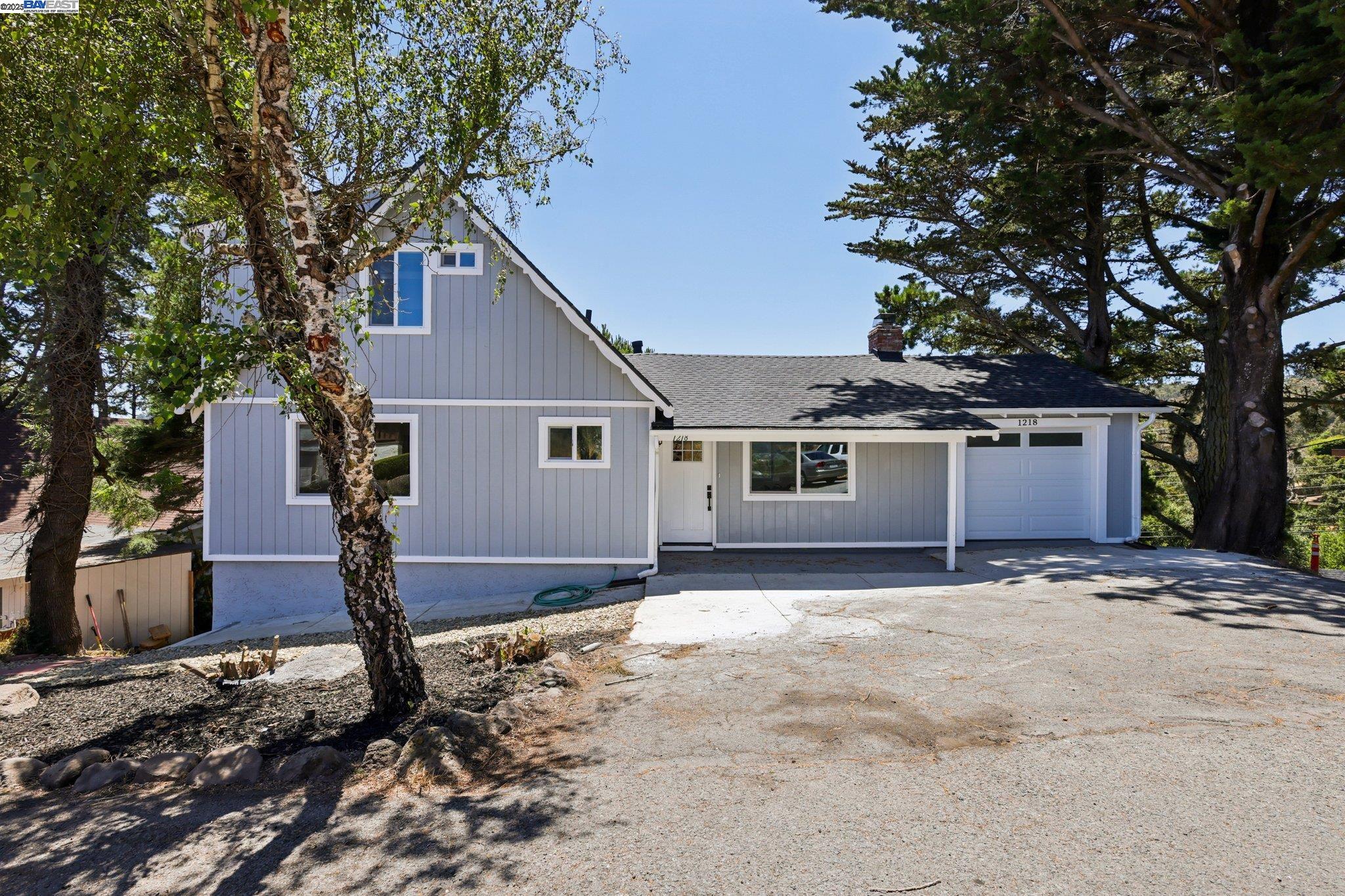 Detail Gallery Image 3 of 48 For 1218 Lattie Ln, Mill Valley,  CA 94941 - 4 Beds | 2 Baths