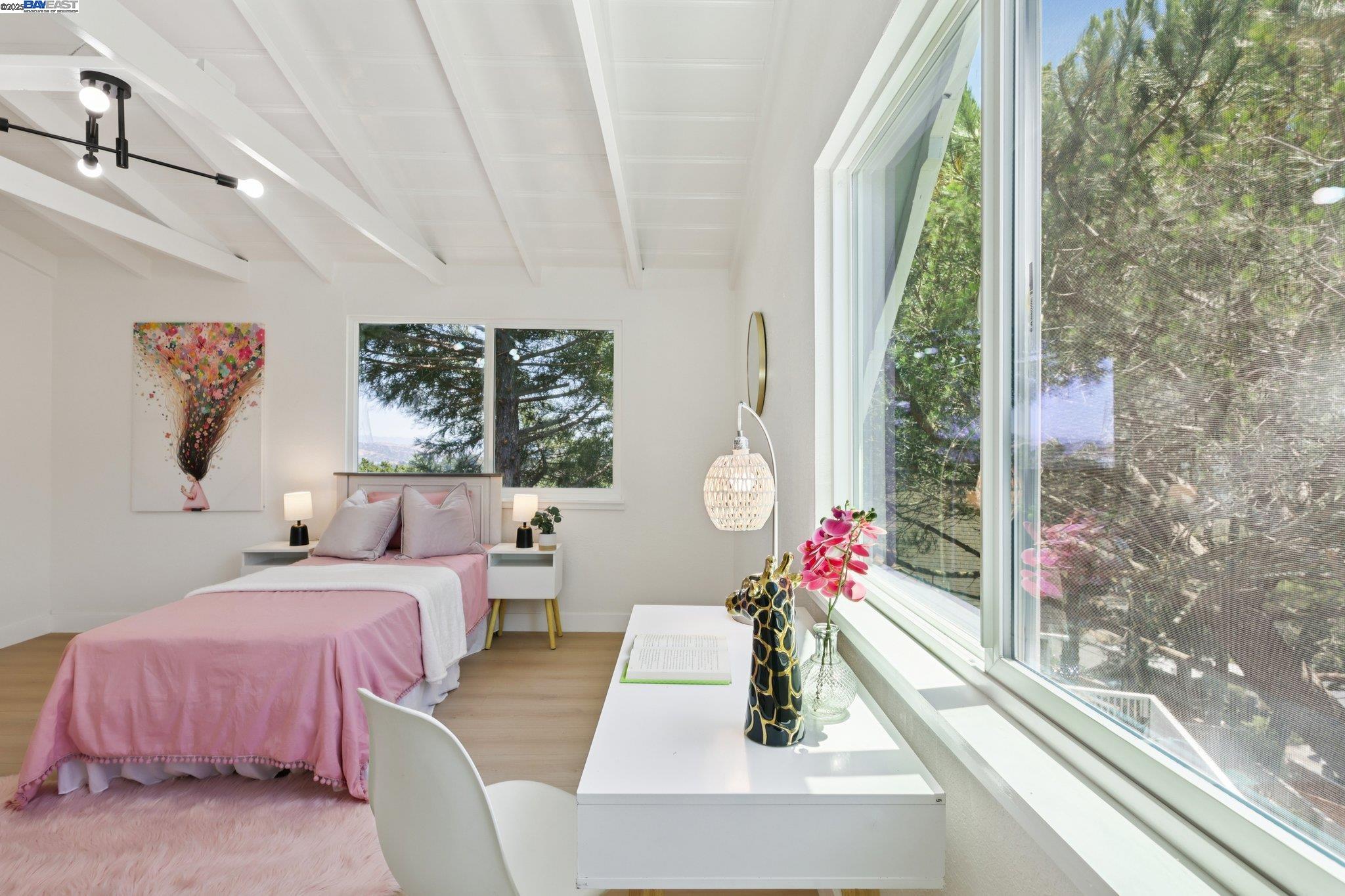 Detail Gallery Image 23 of 48 For 1218 Lattie Ln, Mill Valley,  CA 94941 - 4 Beds | 2 Baths