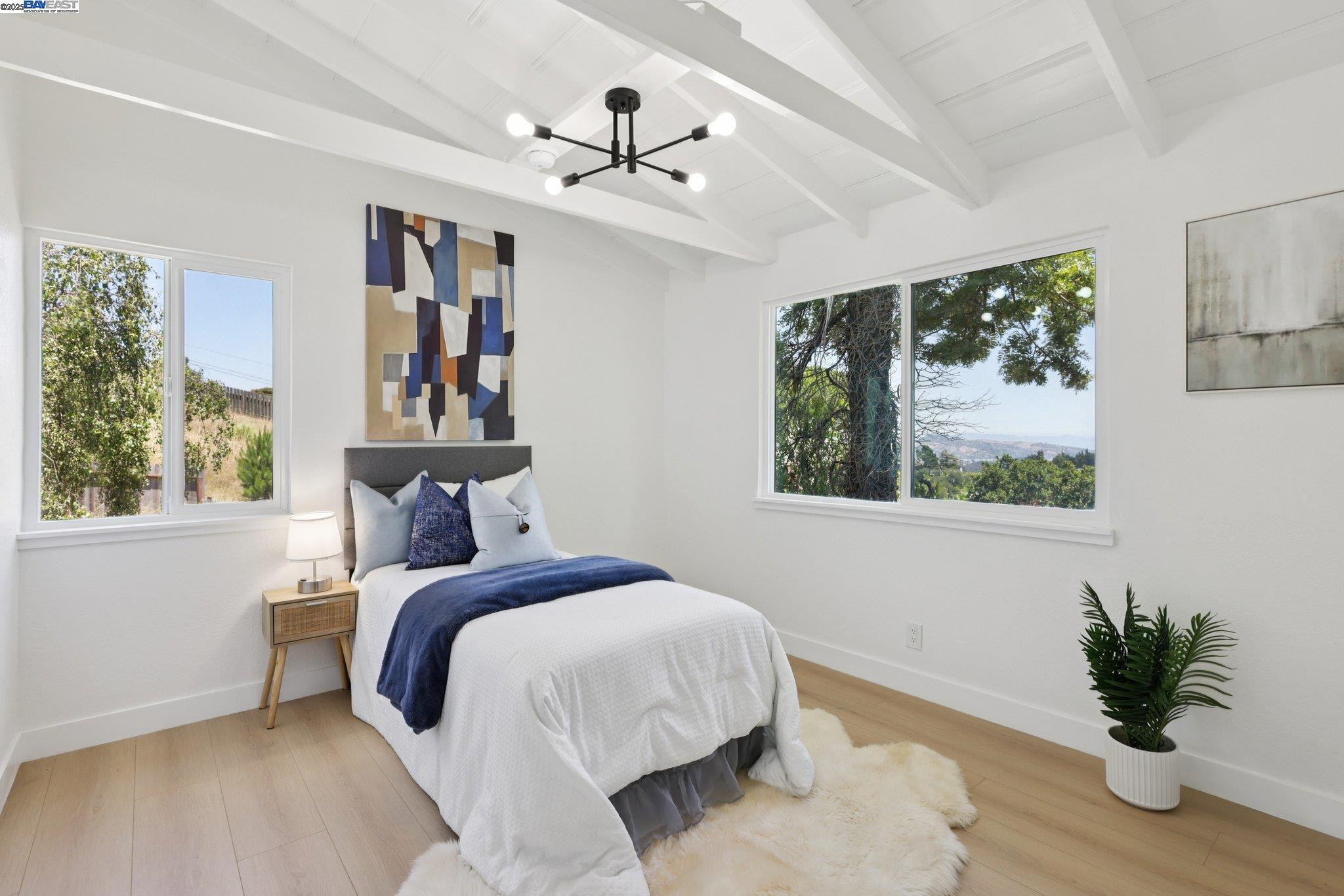Detail Gallery Image 27 of 48 For 1218 Lattie Ln, Mill Valley,  CA 94941 - 4 Beds | 2 Baths