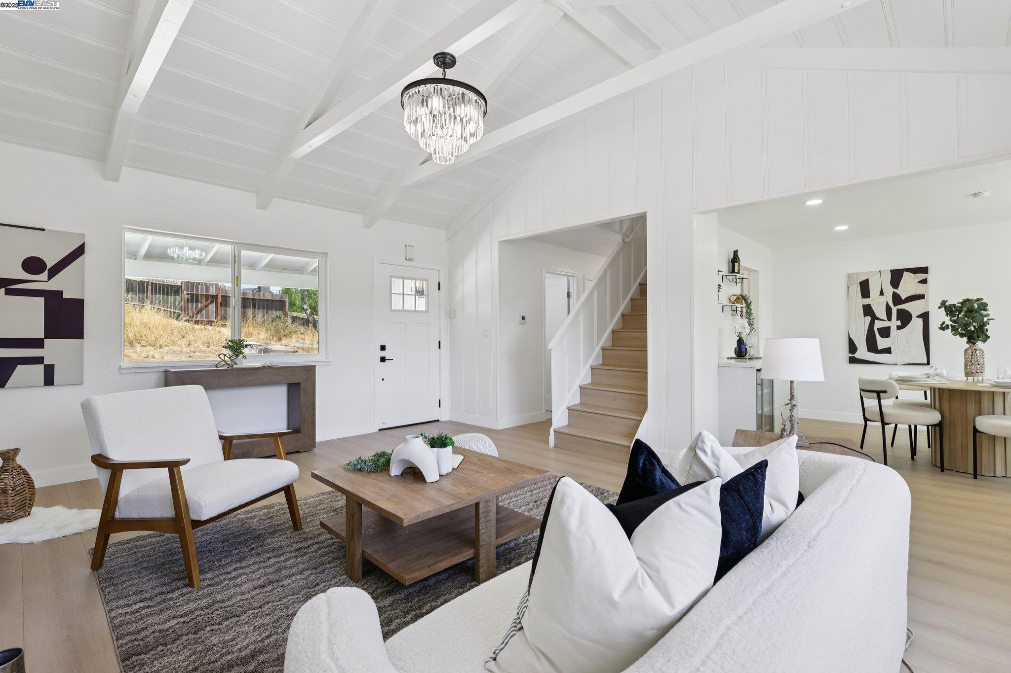 Detail Gallery Image 4 of 48 For 1218 Lattie Ln, Mill Valley,  CA 94941 - 4 Beds | 2 Baths