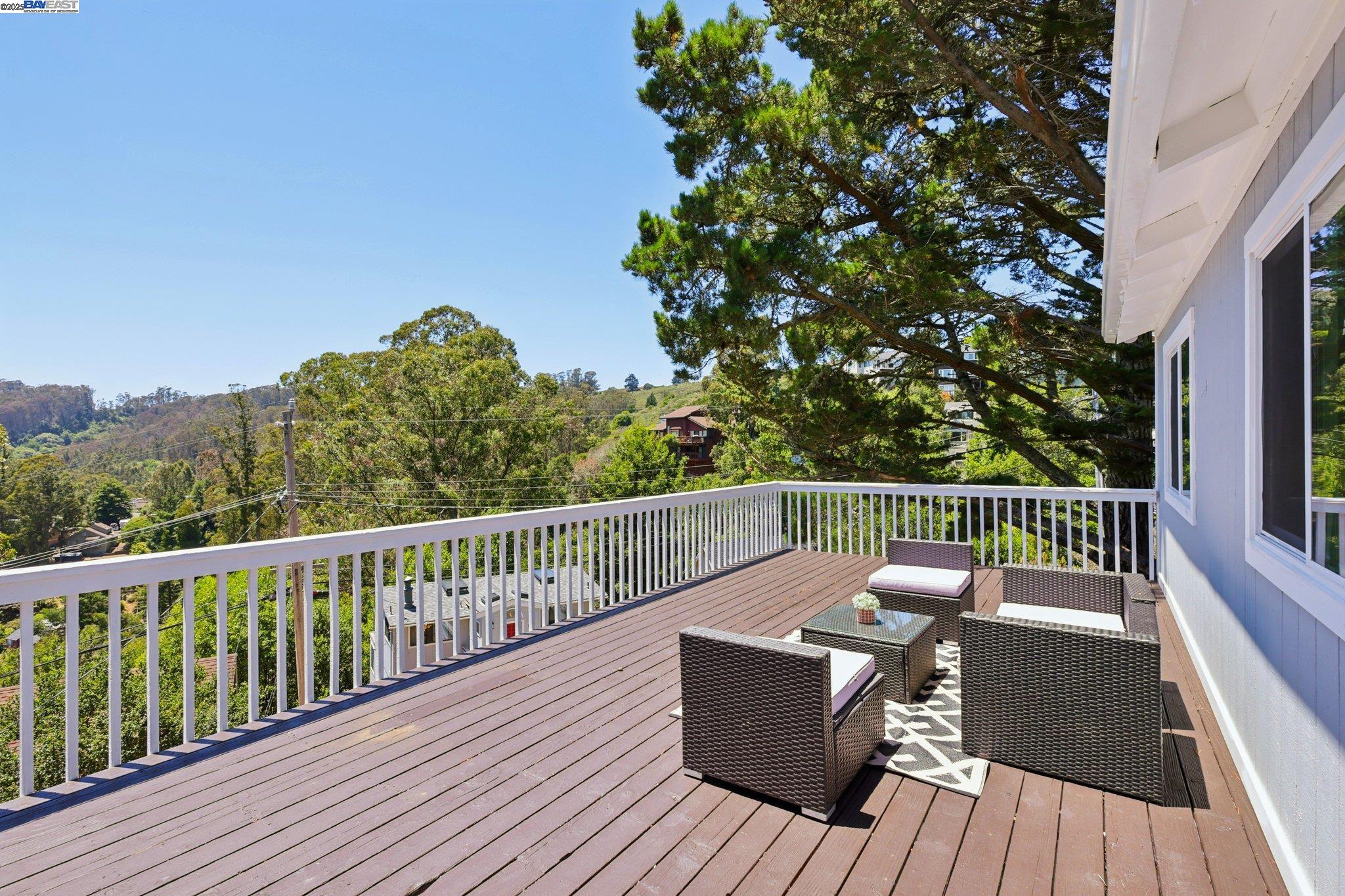 Detail Gallery Image 32 of 48 For 1218 Lattie Ln, Mill Valley,  CA 94941 - 4 Beds | 2 Baths