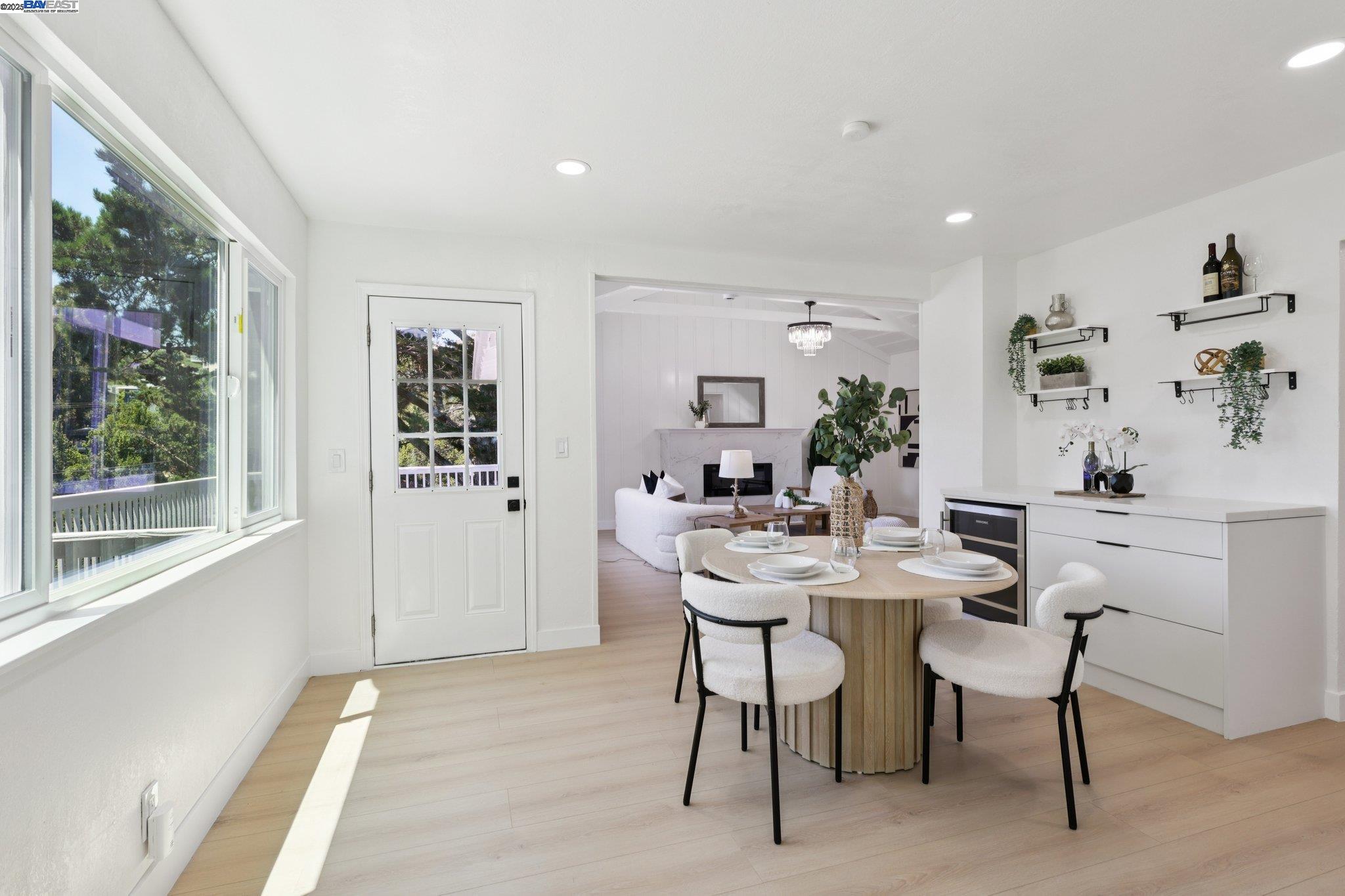 Detail Gallery Image 8 of 48 For 1218 Lattie Ln, Mill Valley,  CA 94941 - 4 Beds | 2 Baths
