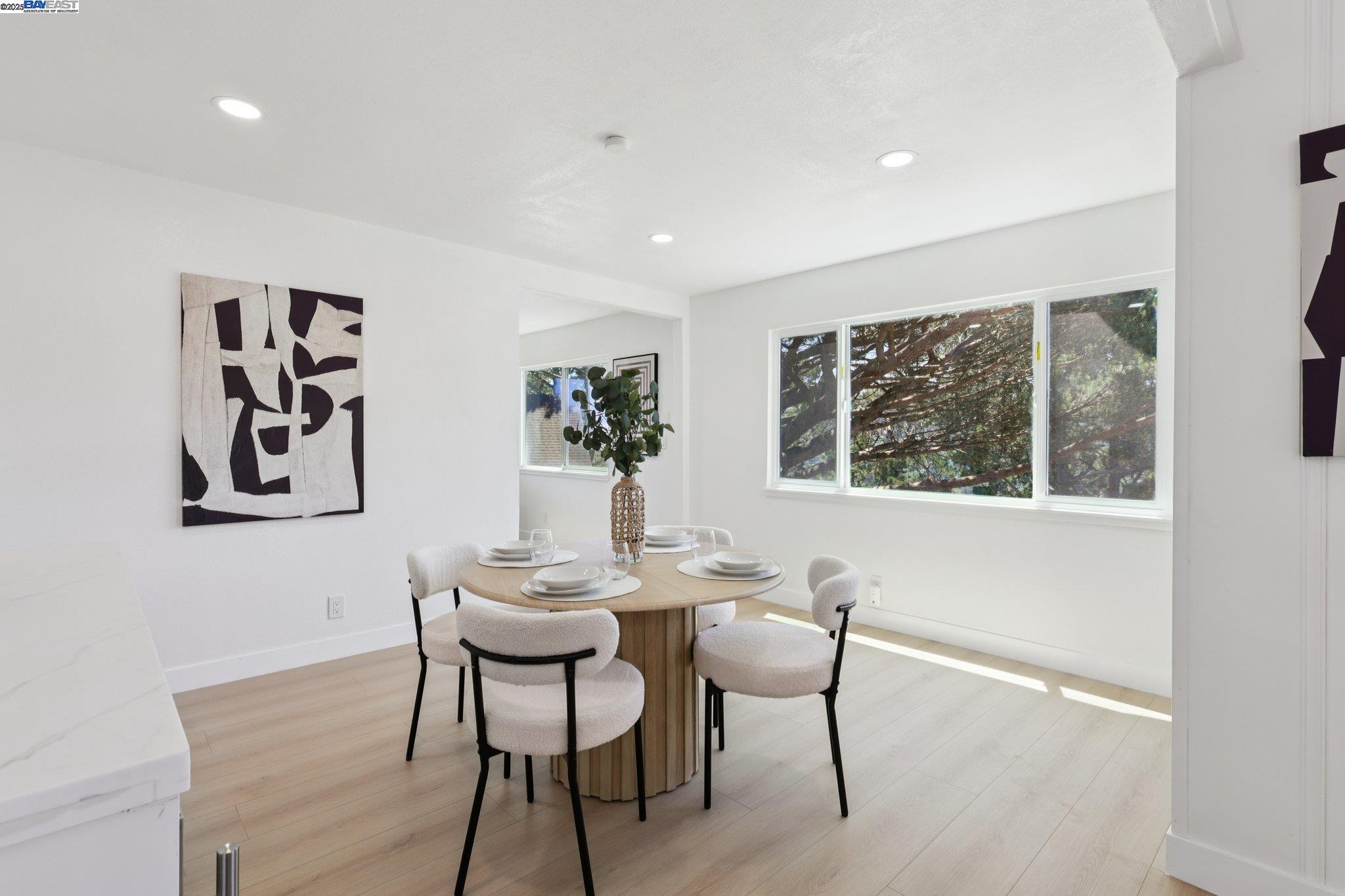 Detail Gallery Image 9 of 48 For 1218 Lattie Ln, Mill Valley,  CA 94941 - 4 Beds | 2 Baths