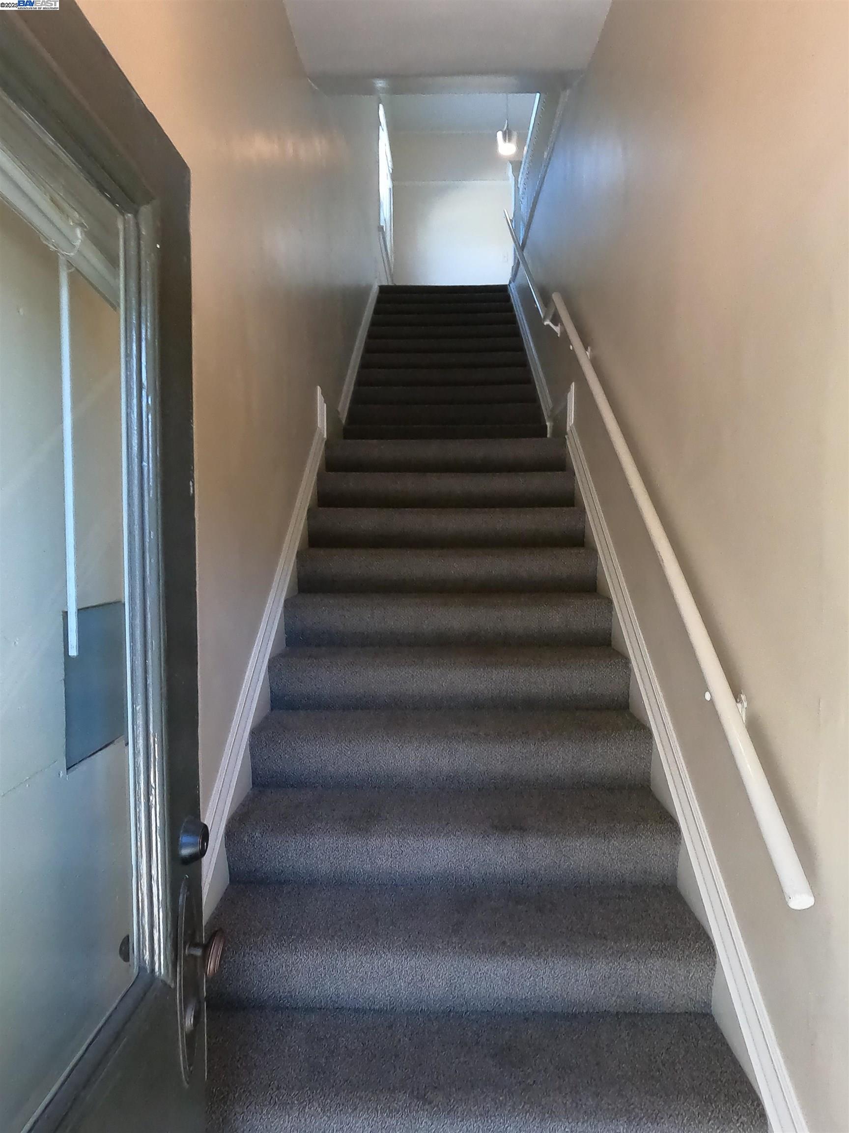 Detail Gallery Image 14 of 15 For 3822 Telegraph Ave, Oakland,  CA 94609 - 2 Beds | 1 Baths