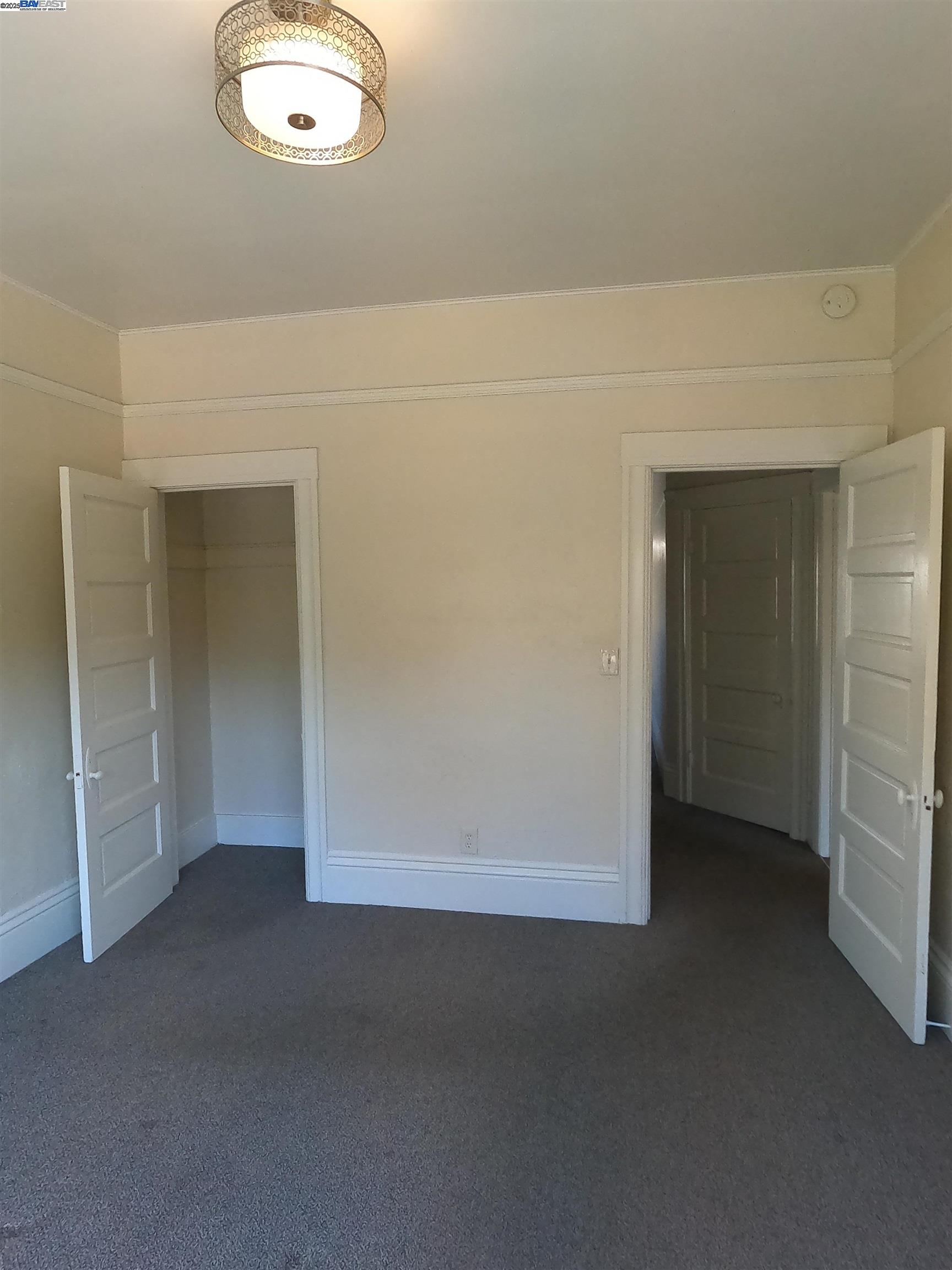 Detail Gallery Image 4 of 15 For 3822 Telegraph Ave, Oakland,  CA 94609 - 2 Beds | 1 Baths