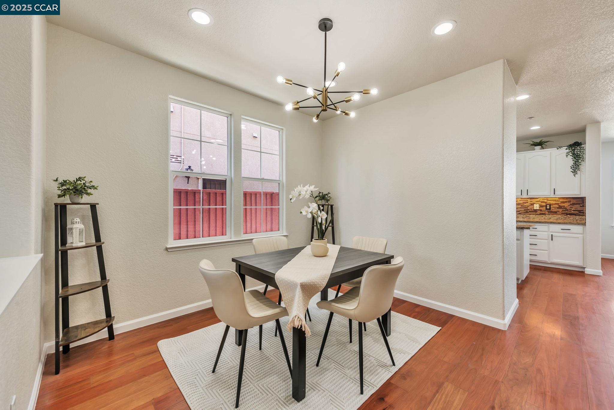 Detail Gallery Image 12 of 49 For 237 Dutra Vernaci Dr, Union City,  CA 94587 - 5 Beds | 3 Baths