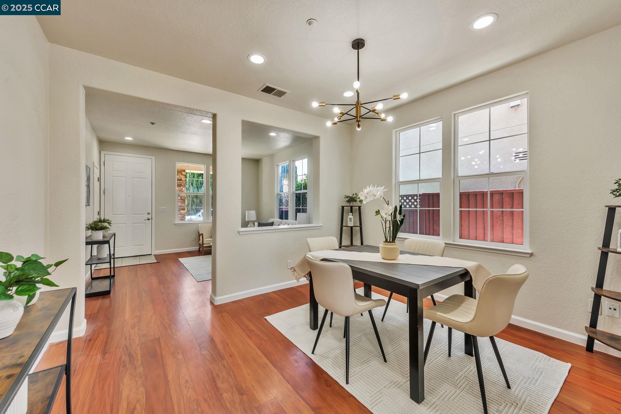 Detail Gallery Image 17 of 49 For 237 Dutra Vernaci Dr, Union City,  CA 94587 - 5 Beds | 3 Baths