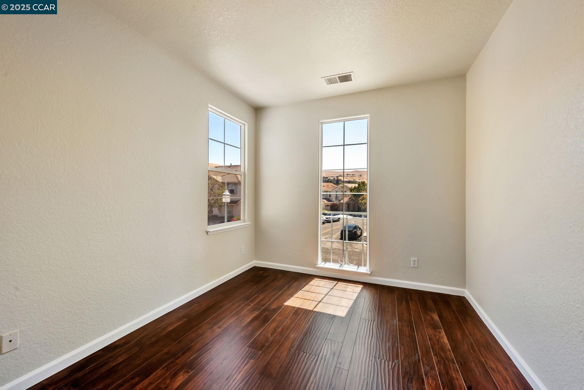Detail Gallery Image 37 of 49 For 237 Dutra Vernaci Dr, Union City,  CA 94587 - 5 Beds | 3 Baths