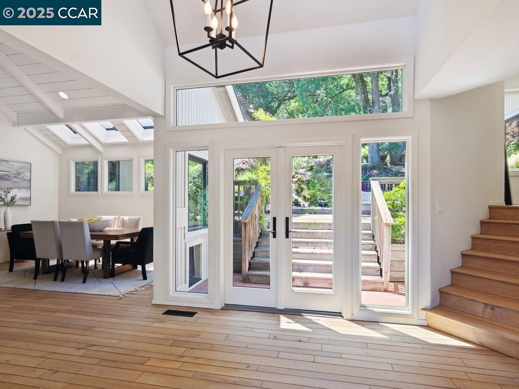 Detail Gallery Image 2 of 60 For 27 Toledo Dr, Lafayette,  CA 94549 - 5 Beds | 3/1 Baths