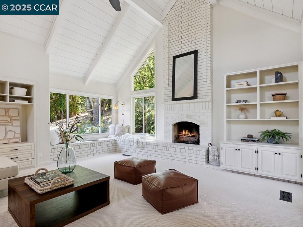 Detail Gallery Image 15 of 60 For 27 Toledo Dr, Lafayette,  CA 94549 - 5 Beds | 3/1 Baths