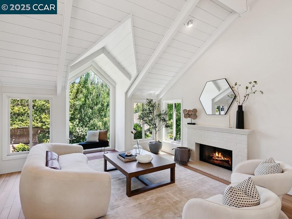 Detail Gallery Image 3 of 60 For 27 Toledo Dr, Lafayette,  CA 94549 - 5 Beds | 3/1 Baths