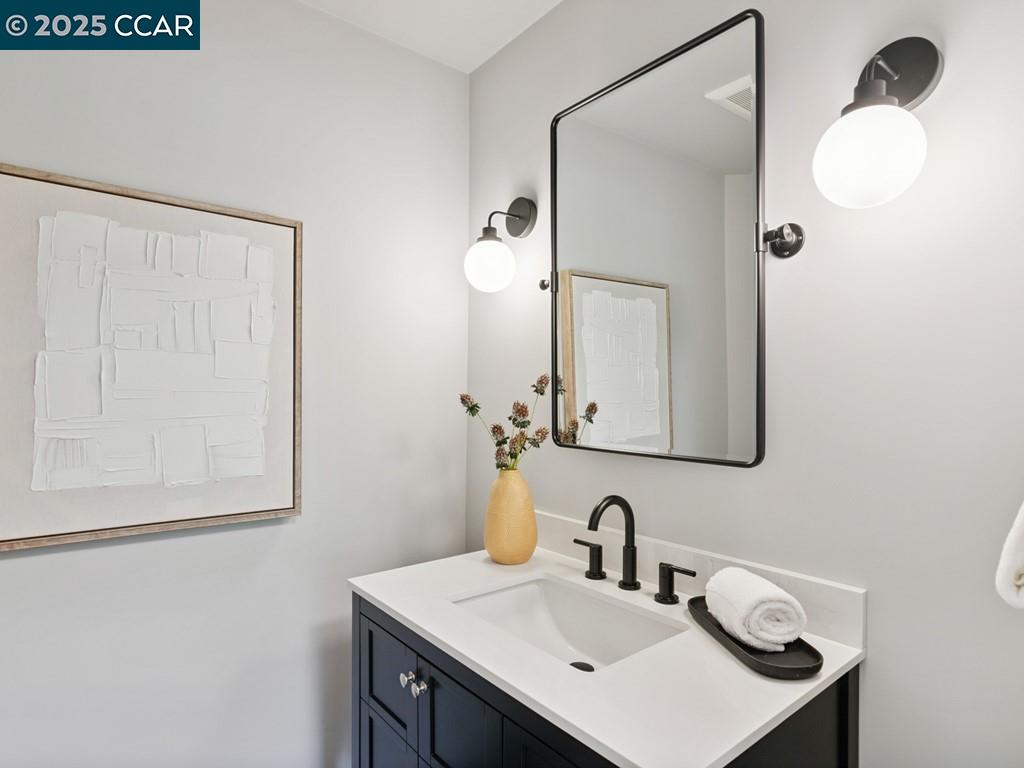 Detail Gallery Image 21 of 60 For 27 Toledo Dr, Lafayette,  CA 94549 - 5 Beds | 3/1 Baths