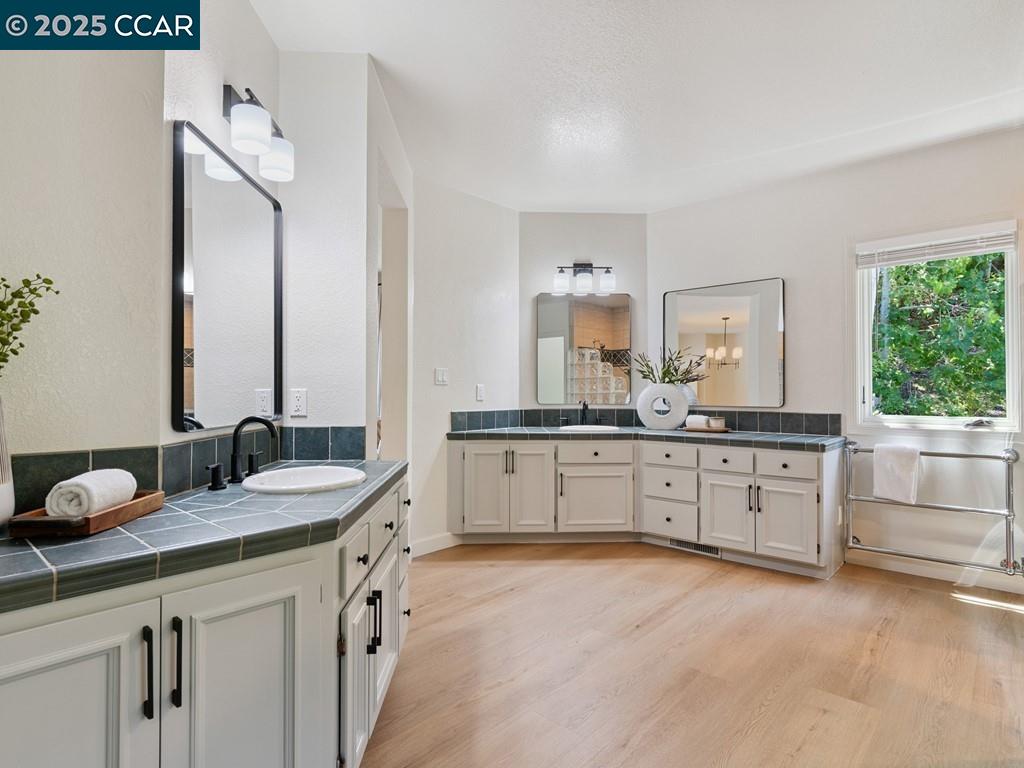 Detail Gallery Image 27 of 60 For 27 Toledo Dr, Lafayette,  CA 94549 - 5 Beds | 3/1 Baths