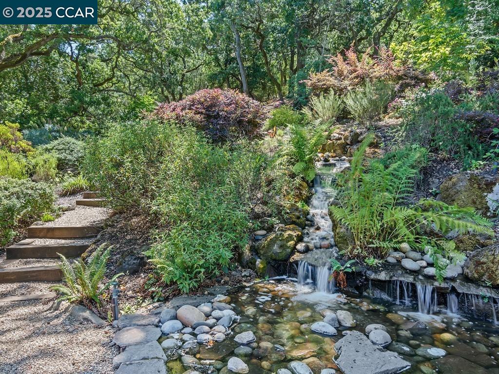 Detail Gallery Image 41 of 60 For 27 Toledo Dr, Lafayette,  CA 94549 - 5 Beds | 3/1 Baths