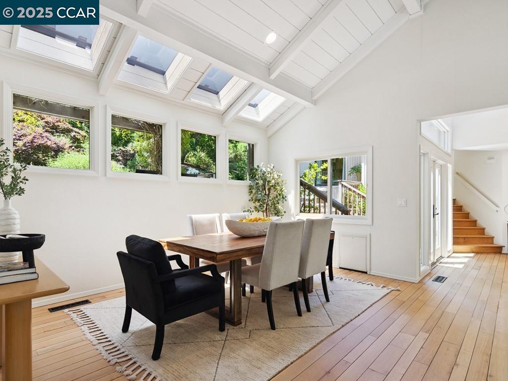 Detail Gallery Image 6 of 60 For 27 Toledo Dr, Lafayette,  CA 94549 - 5 Beds | 3/1 Baths