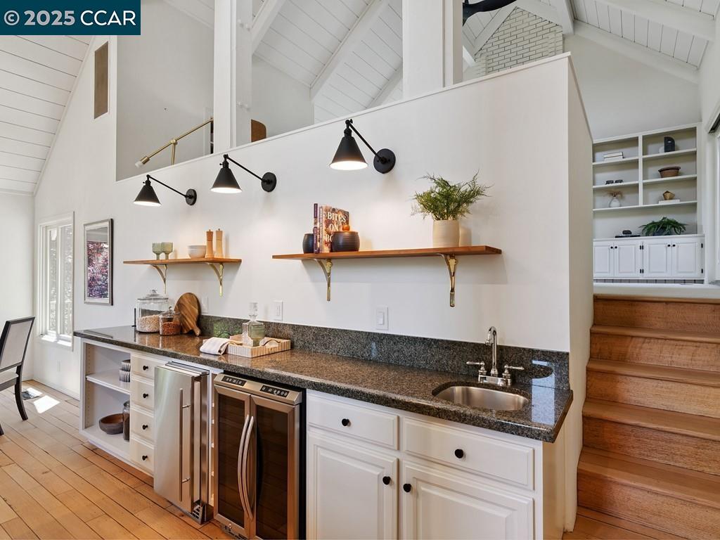 Detail Gallery Image 8 of 60 For 27 Toledo Dr, Lafayette,  CA 94549 - 5 Beds | 3/1 Baths