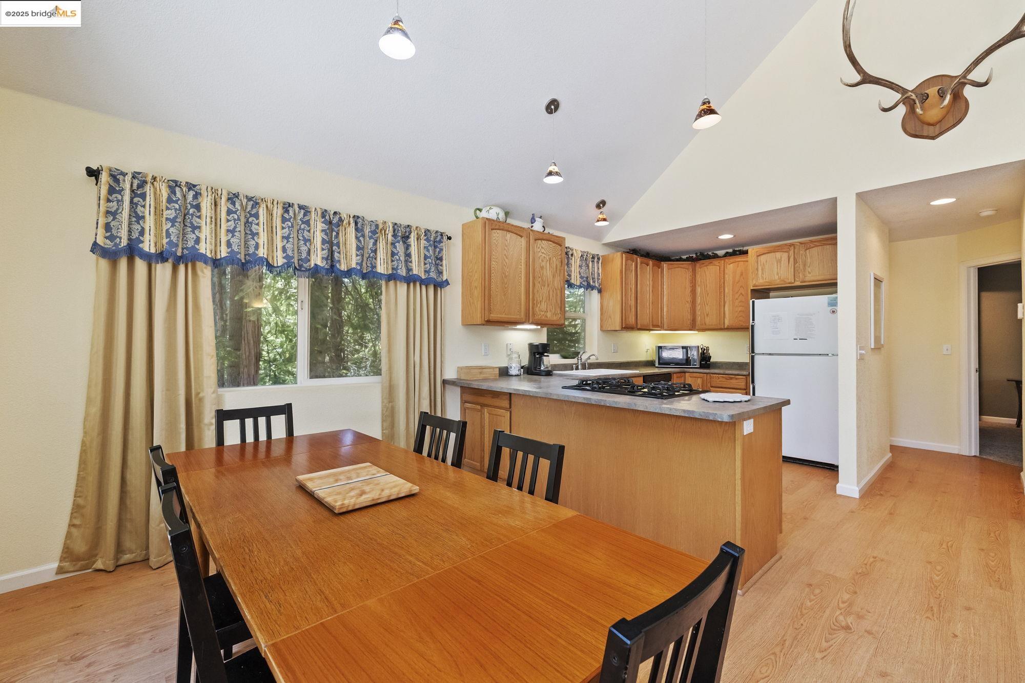 Detail Gallery Image 12 of 37 For 25195 Esther Ave, Mi Wuk Village,  CA 95346 - 3 Beds | 2/1 Baths