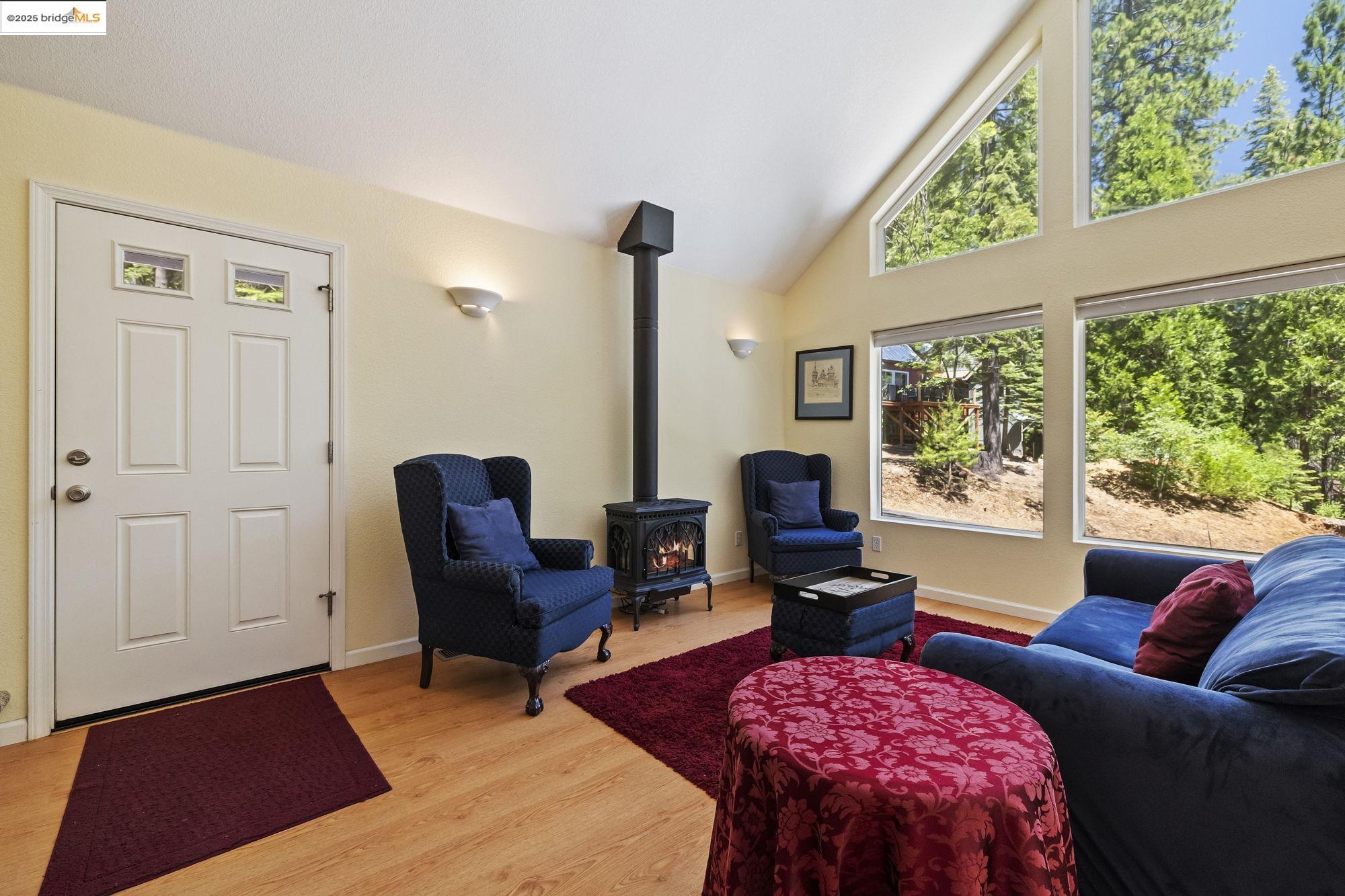 Detail Gallery Image 14 of 37 For 25195 Esther Ave, Mi Wuk Village,  CA 95346 - 3 Beds | 2/1 Baths