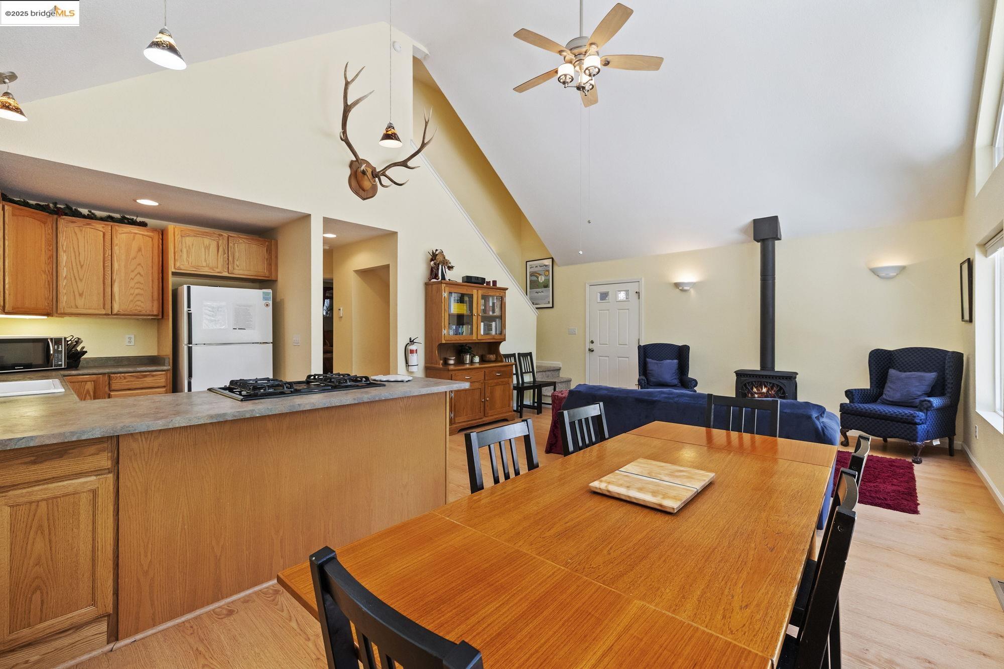 Detail Gallery Image 15 of 37 For 25195 Esther Ave, Mi Wuk Village,  CA 95346 - 3 Beds | 2/1 Baths