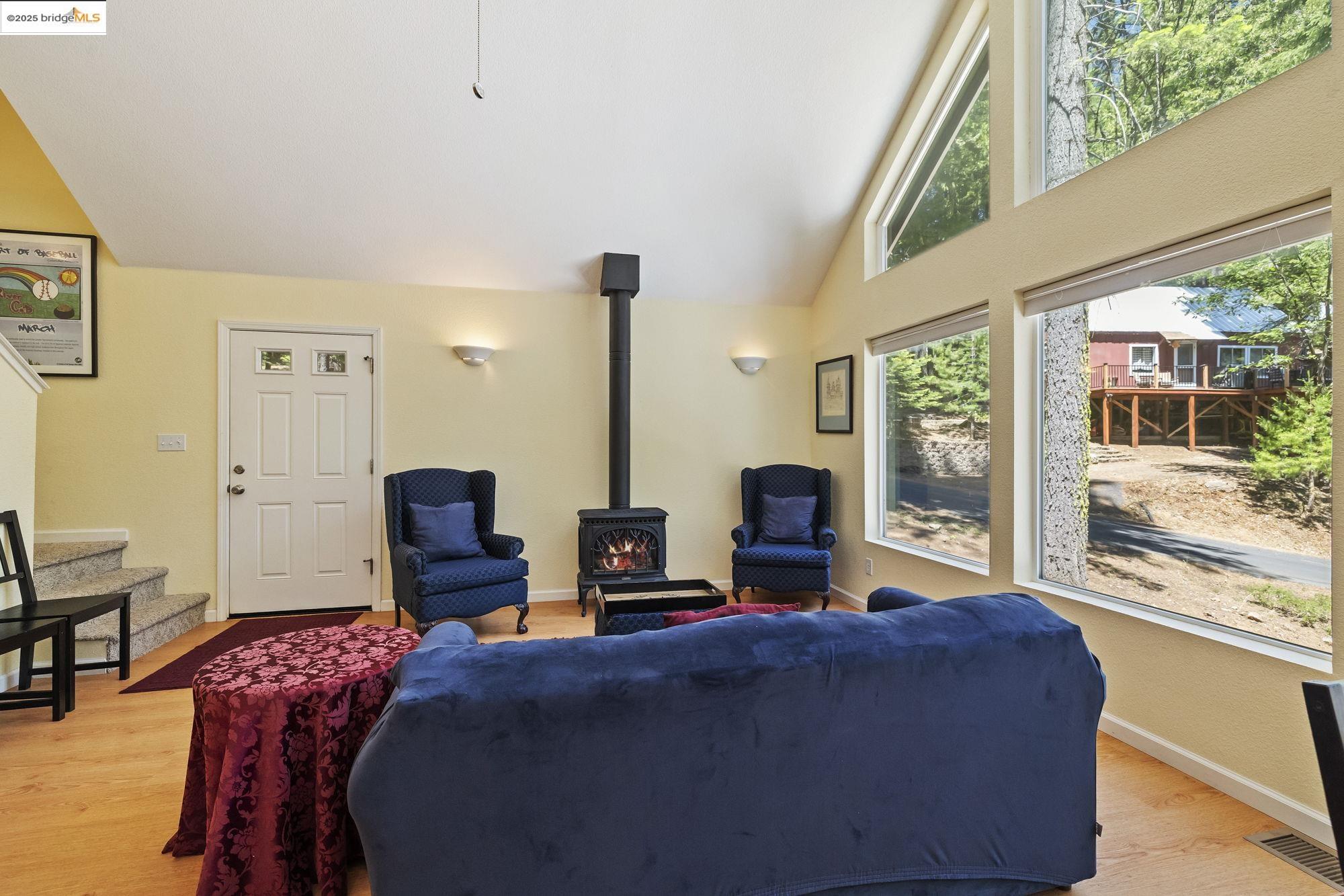 Detail Gallery Image 16 of 37 For 25195 Esther Ave, Mi Wuk Village,  CA 95346 - 3 Beds | 2/1 Baths