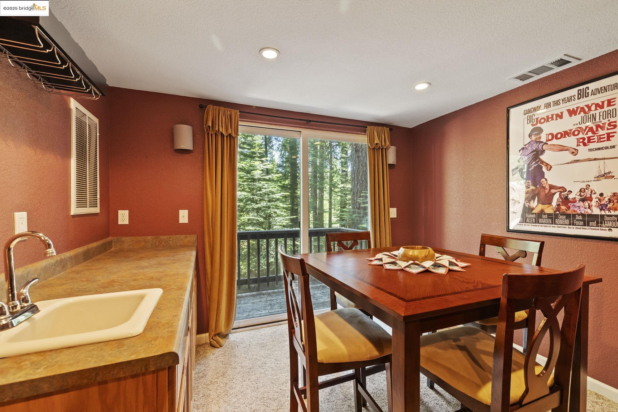 Detail Gallery Image 8 of 37 For 25195 Esther Ave, Mi Wuk Village,  CA 95346 - 3 Beds | 2/1 Baths