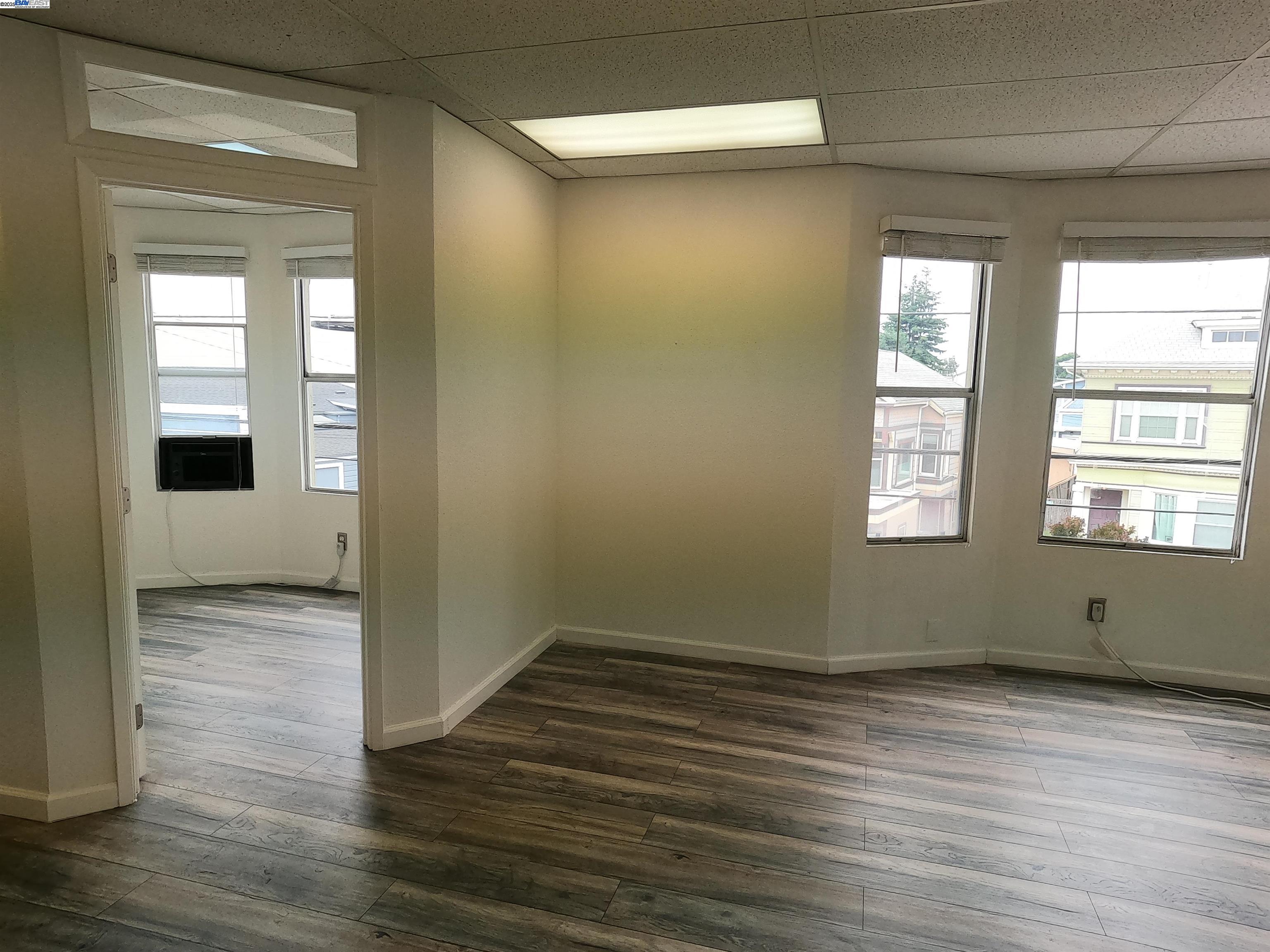 Detail Gallery Image 3 of 8 For 4601 Telegraph Ave 206, Oakland,  CA 94609 - – Beds | – Baths